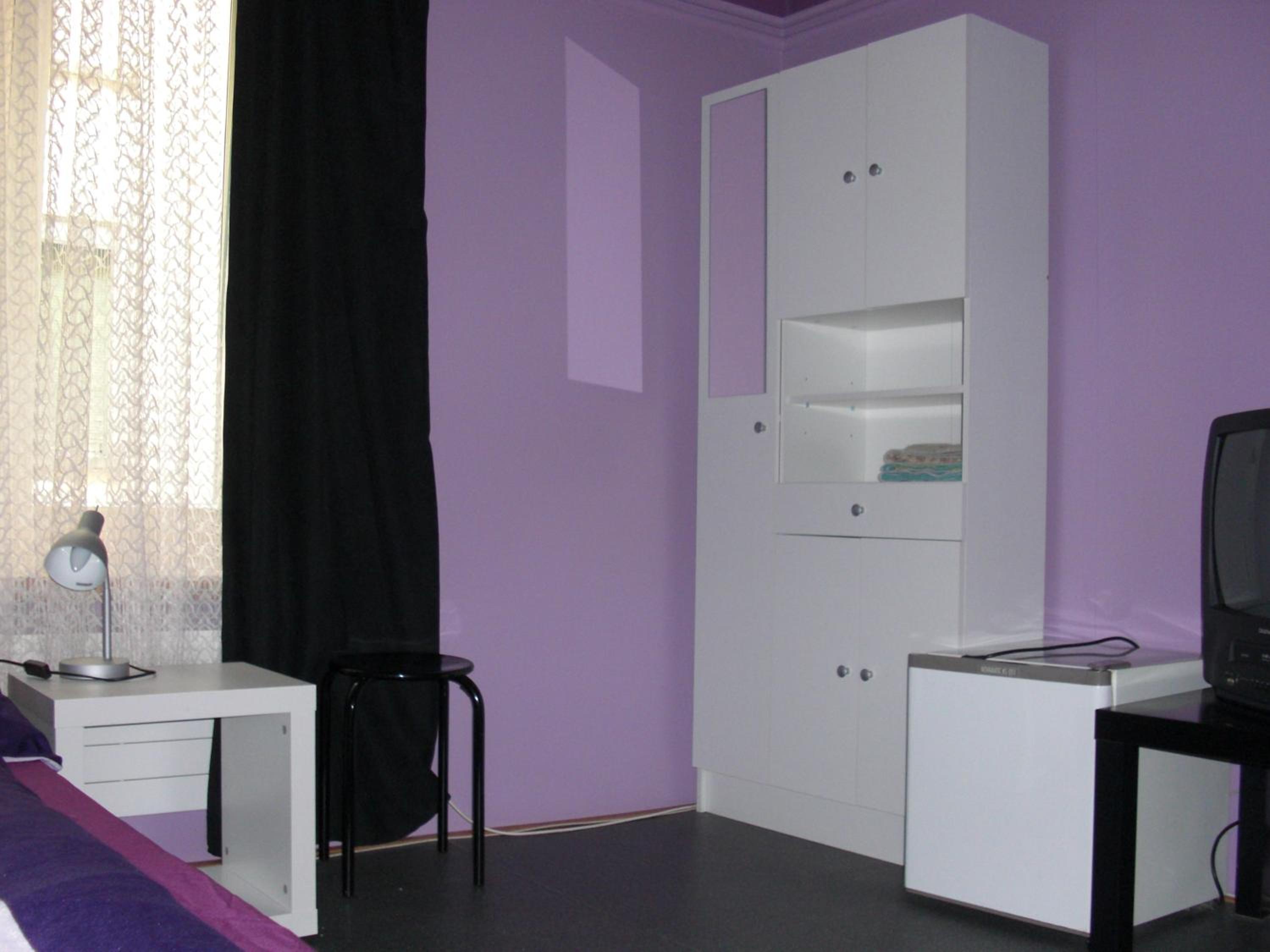 Single Room with Shared Bathroom photo 3