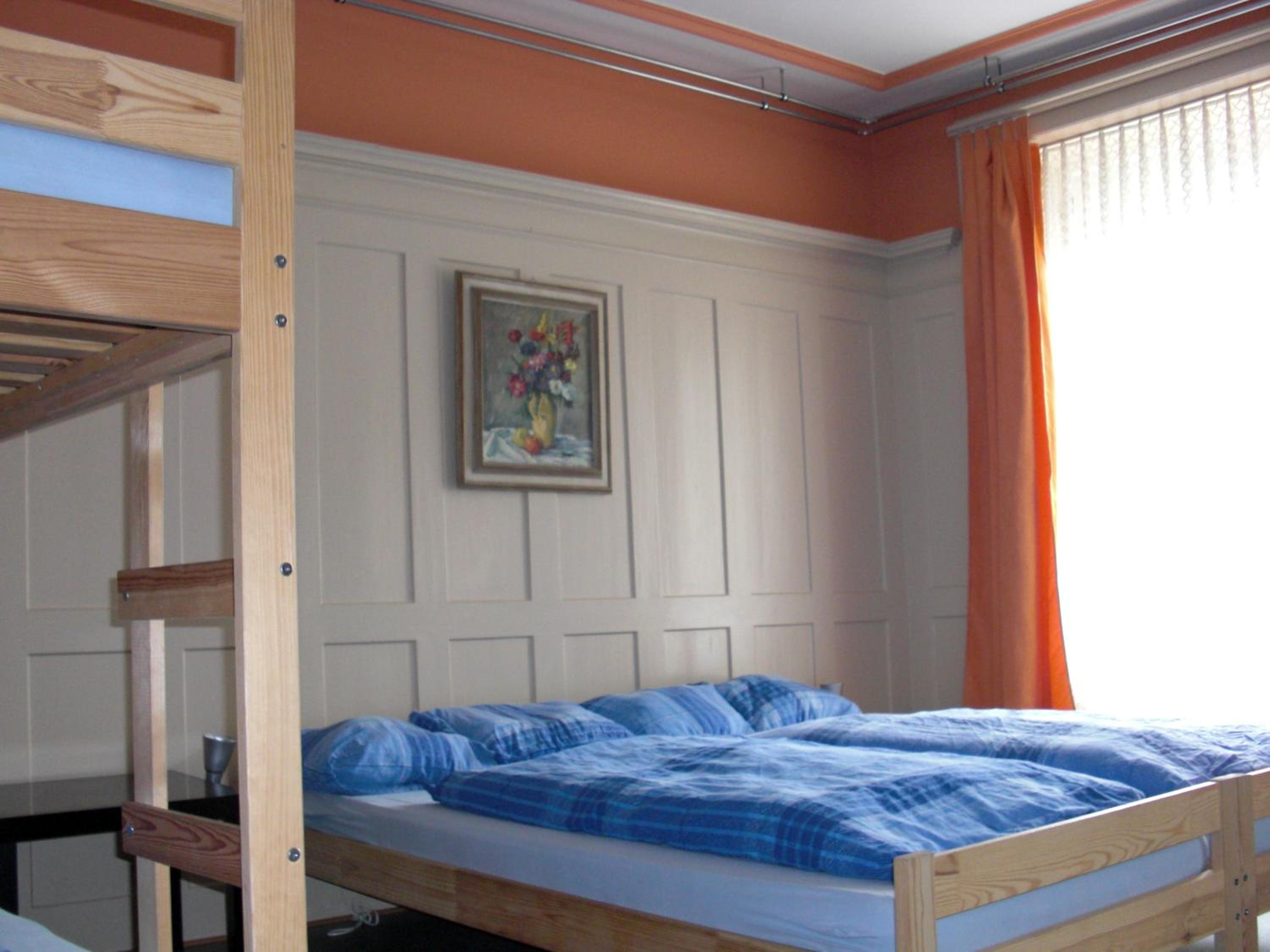 Dormitory Room (6 Adults) photo 2