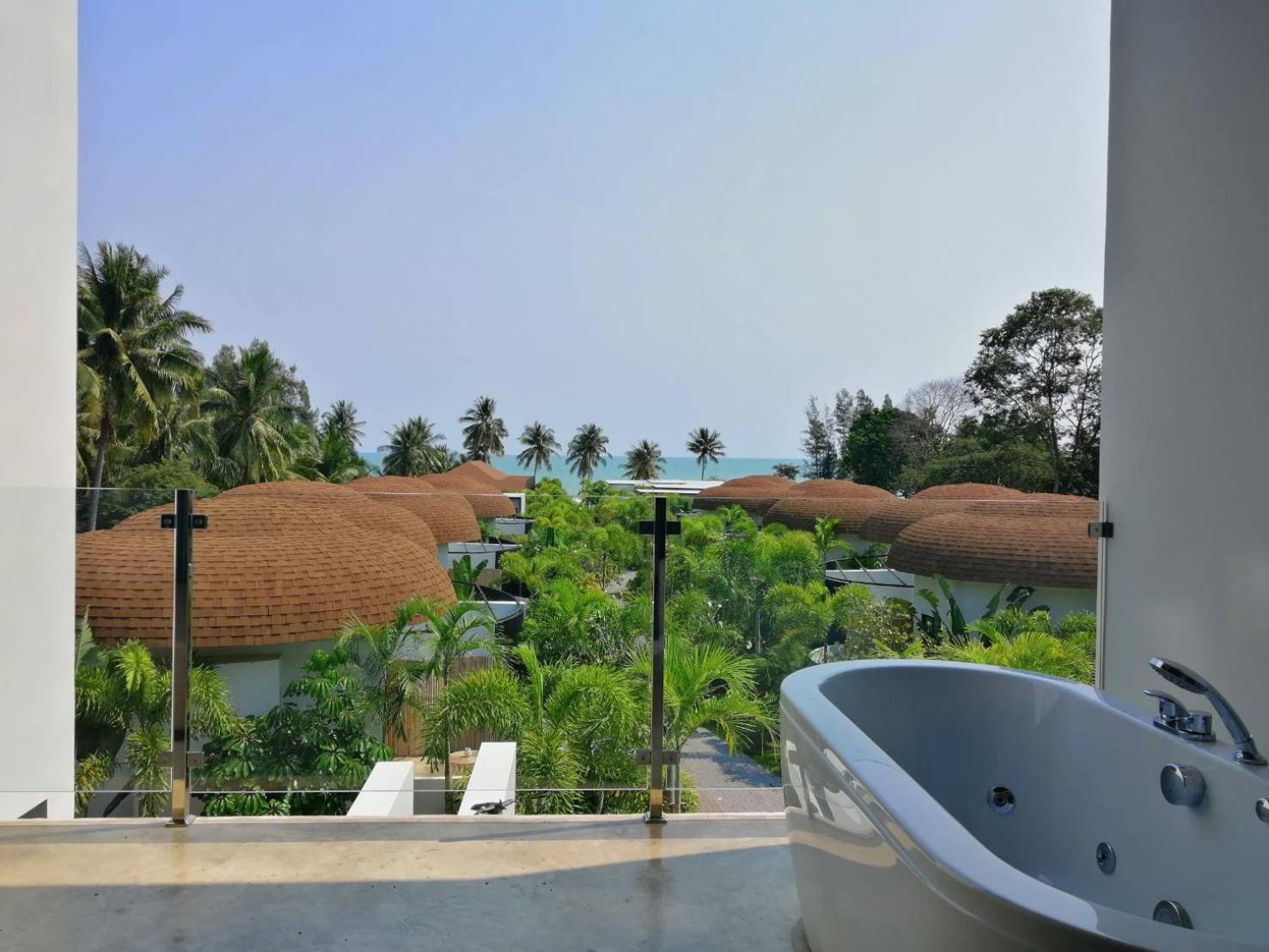King Suite with Sea View photo 3