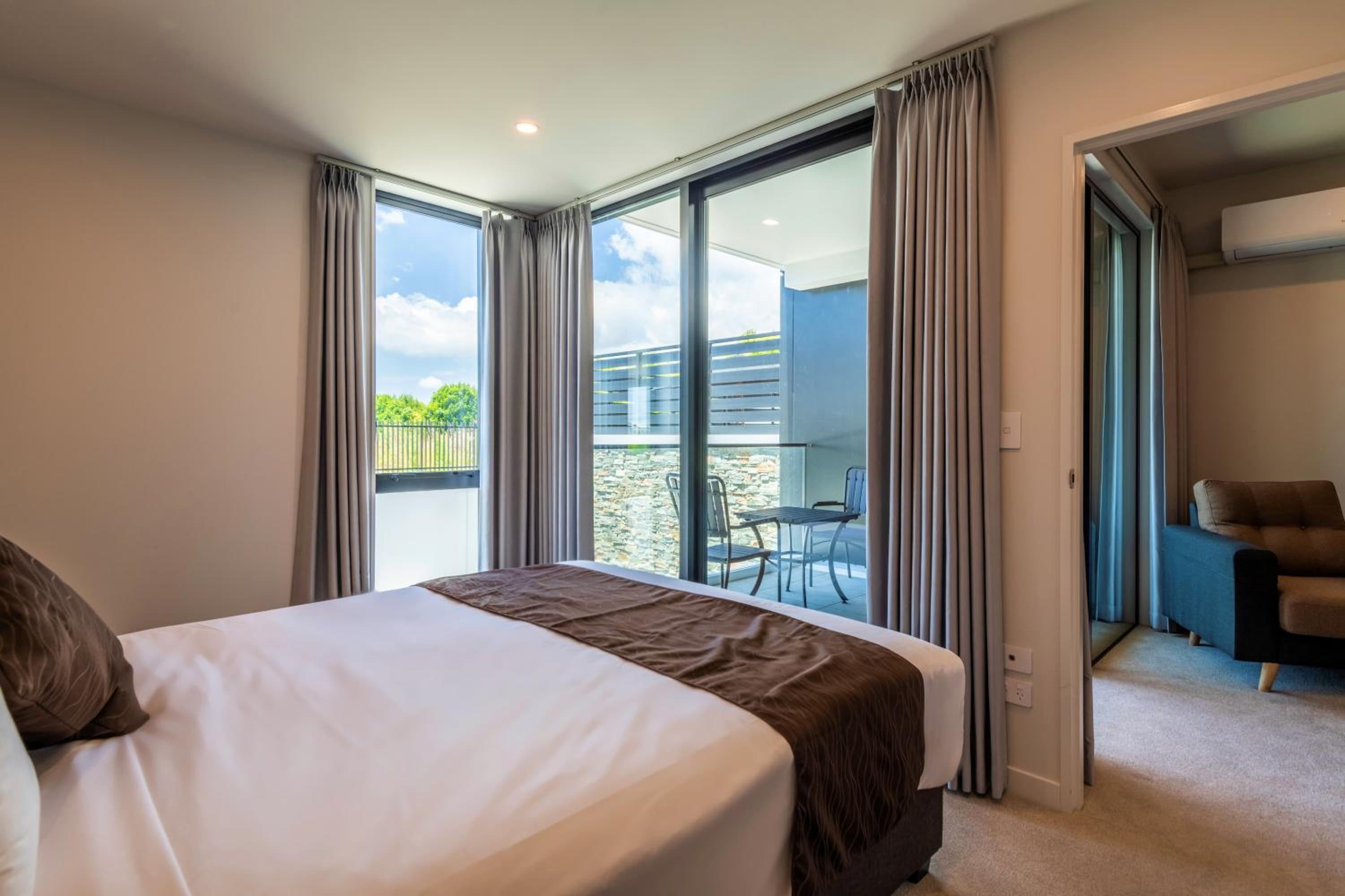 Standard Two Bedroom Suite with a free secure parking - Photo 1
