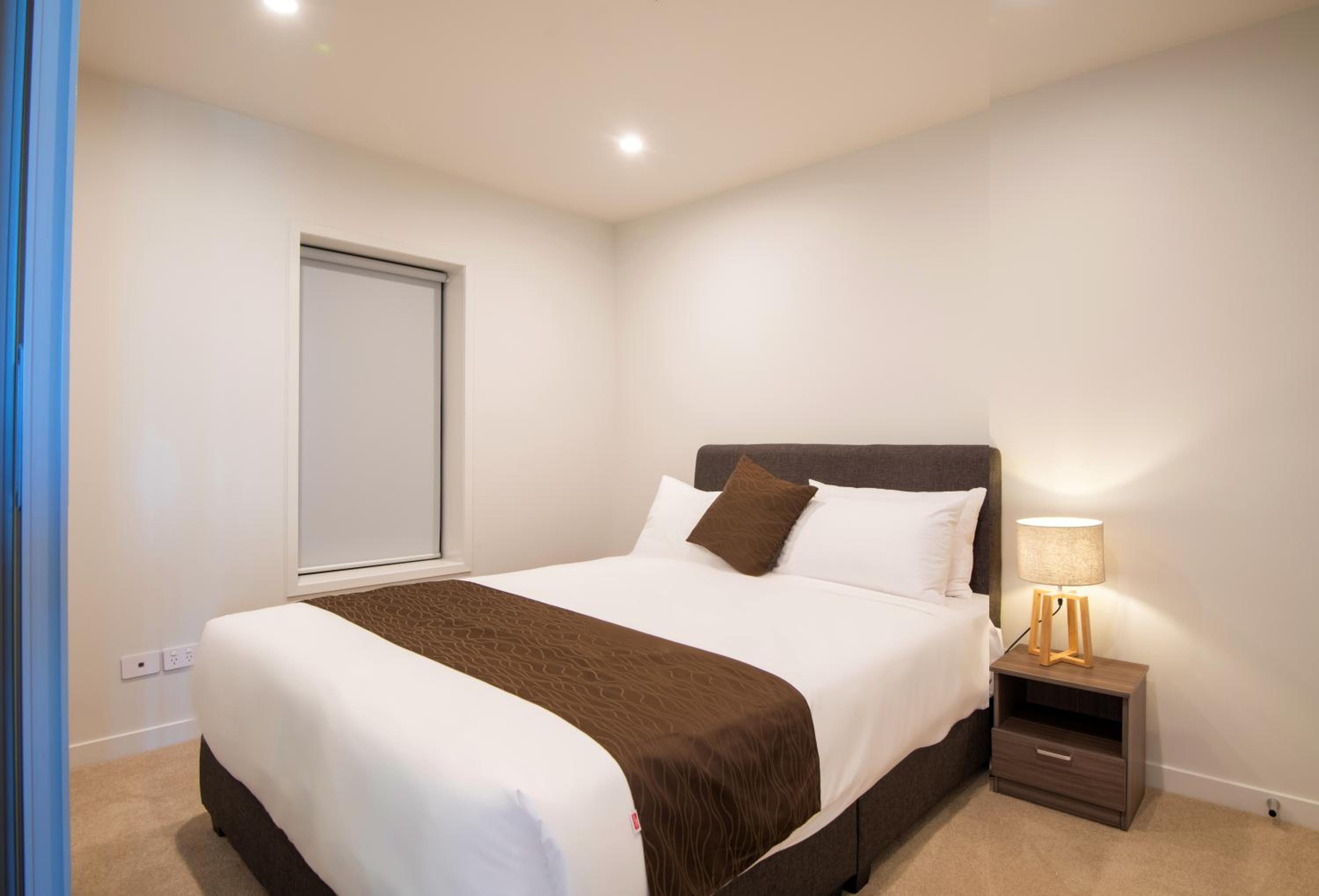 Standard Two Bedroom Suite with a free secure parking - Photo 7