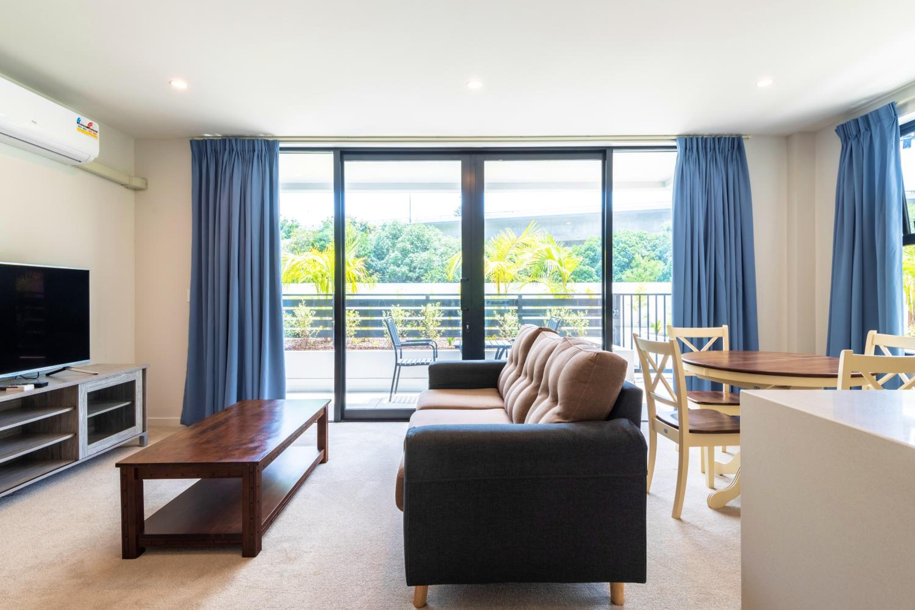 Superior Two-Bedroom Suite with Free Secured Parking - Photo 10