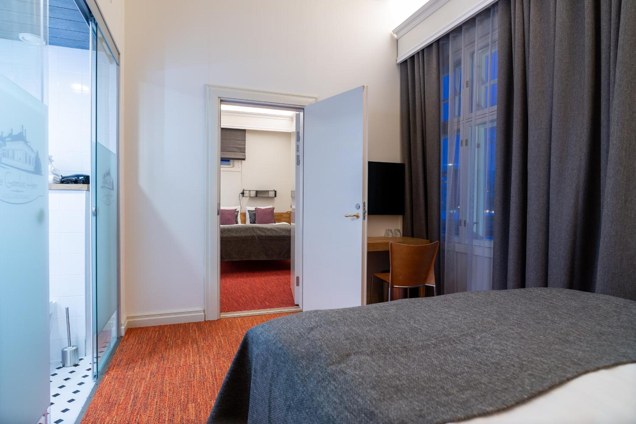 Standard Queen Room + - Photo 1