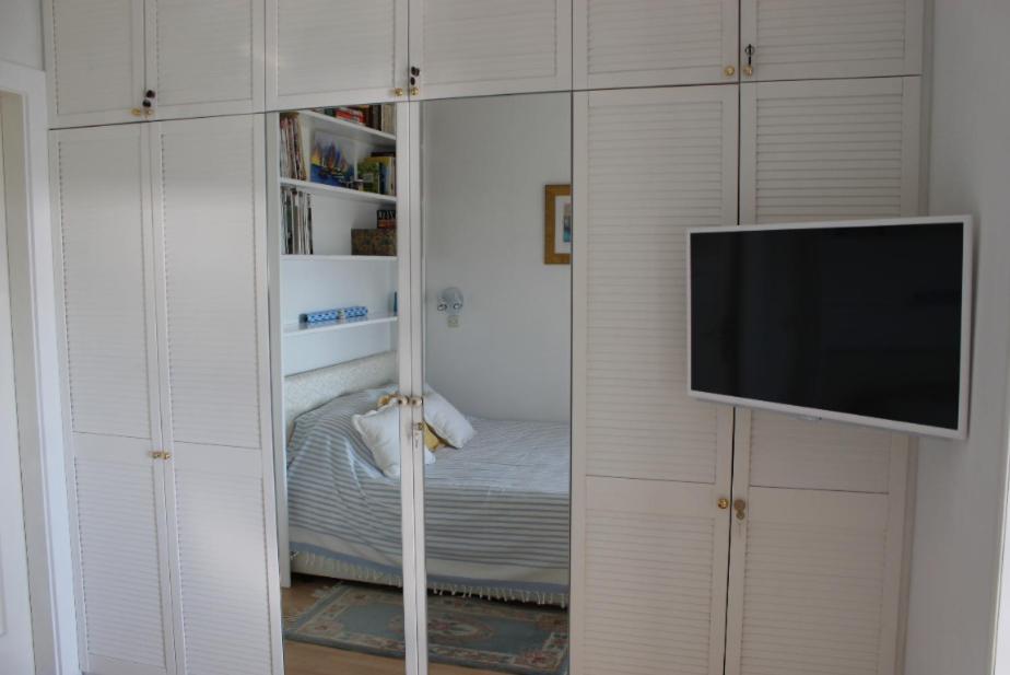 Room with View and Small Terrace (No Kitchen) - Photo 4