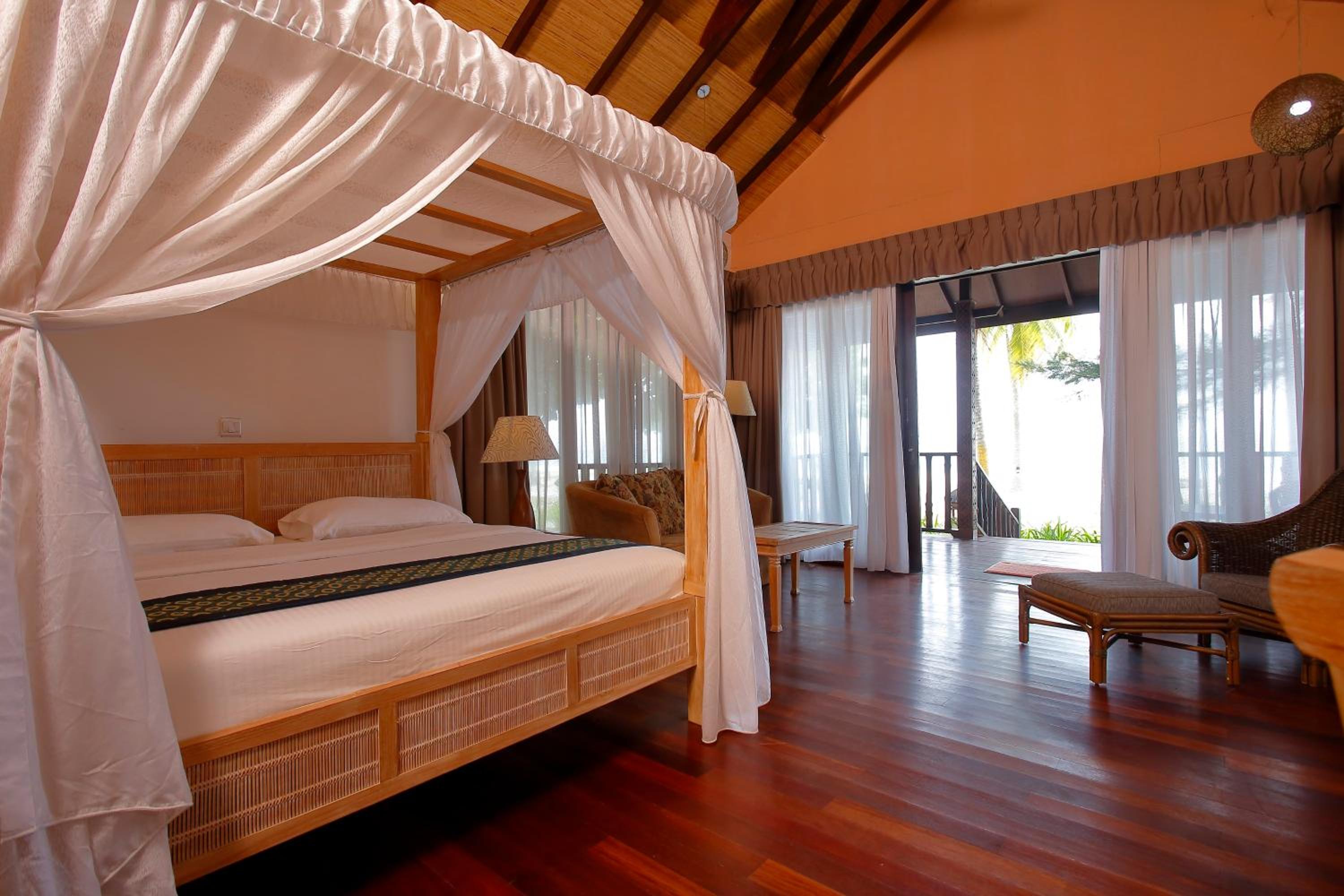 SEA & LAND TRANSFER INCLUDED - Chalet Sea View King