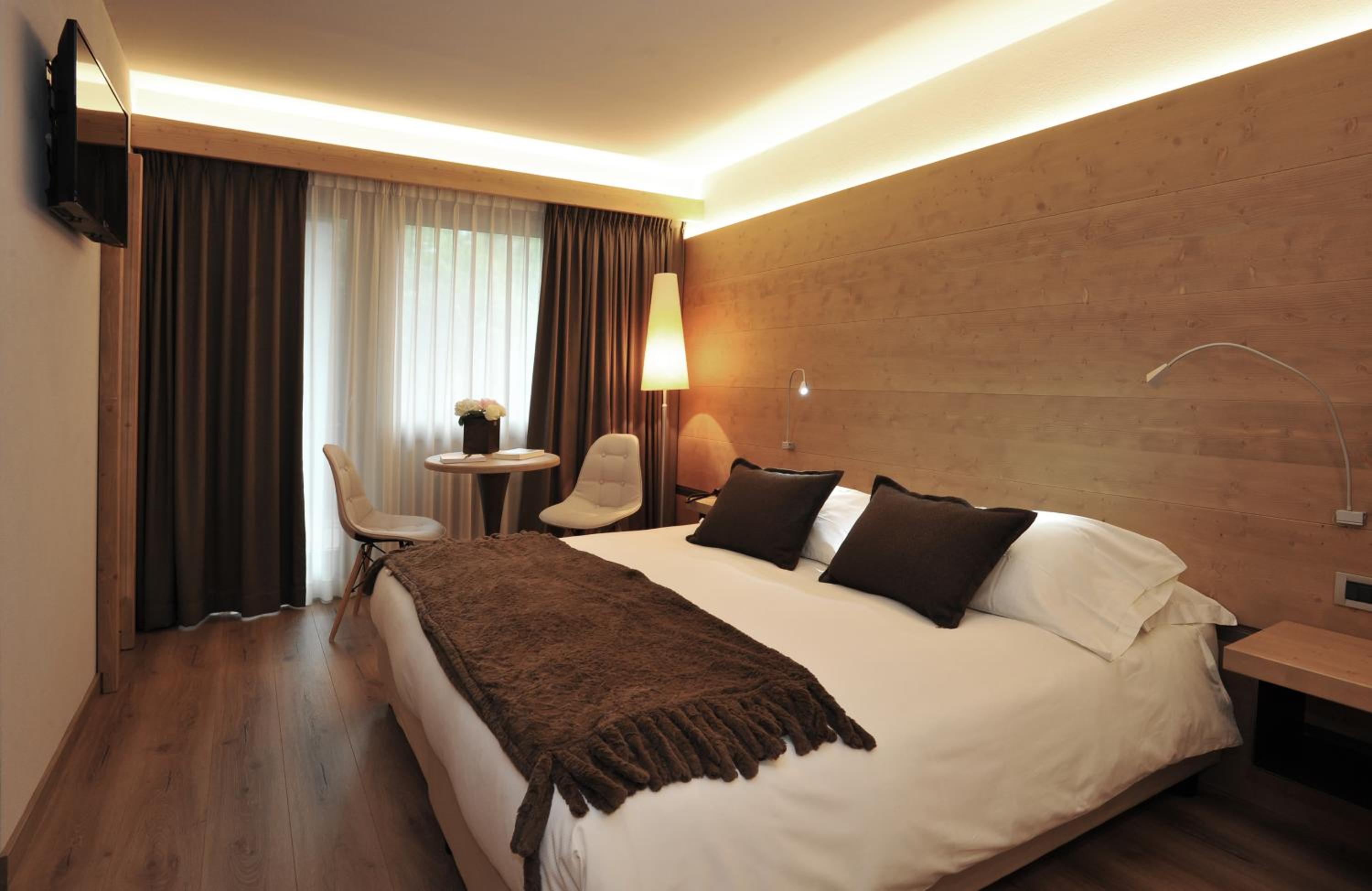 Classic Double or Twin Room - Photo 9