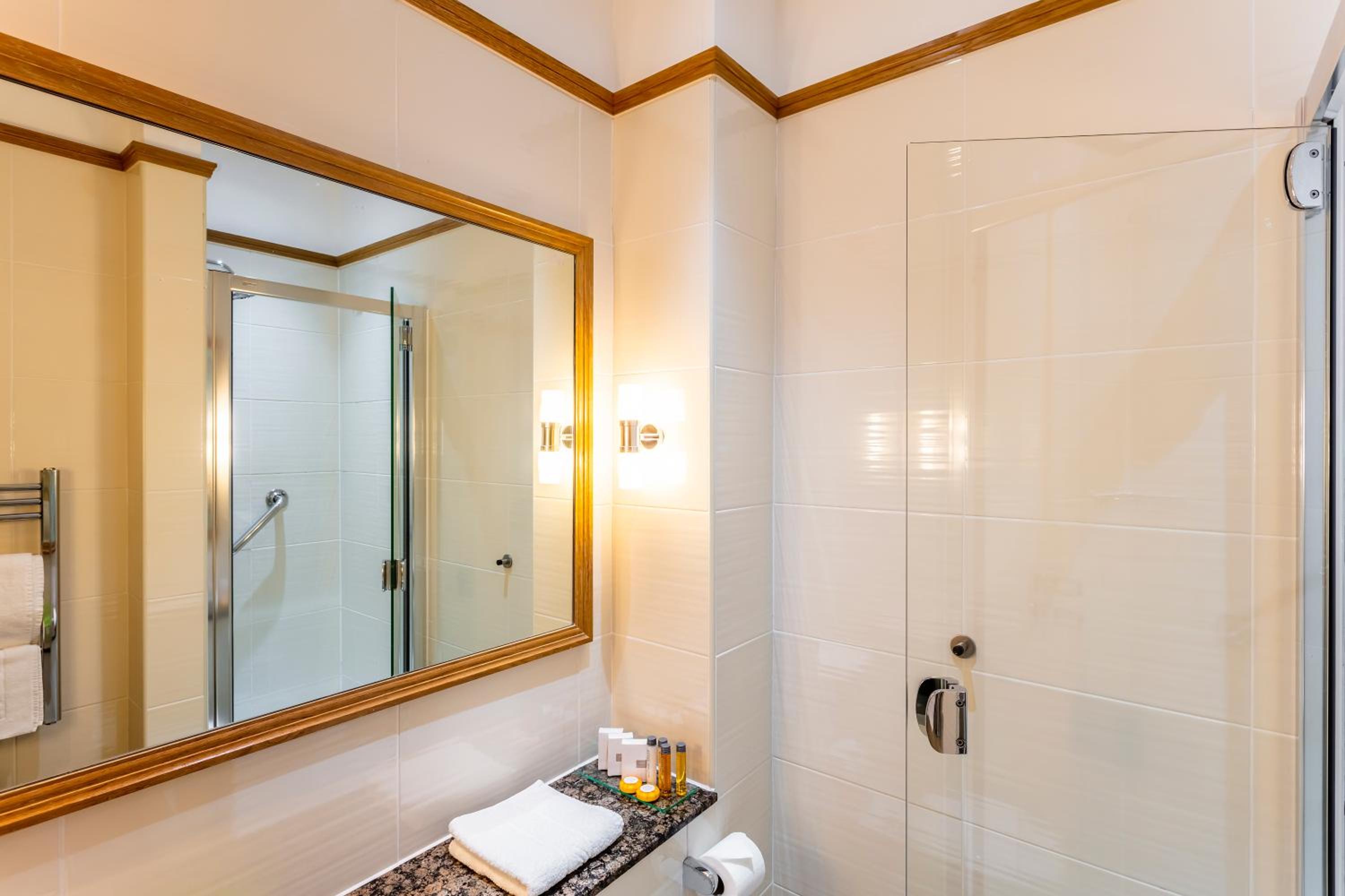 Standard Double Room - Photo 4