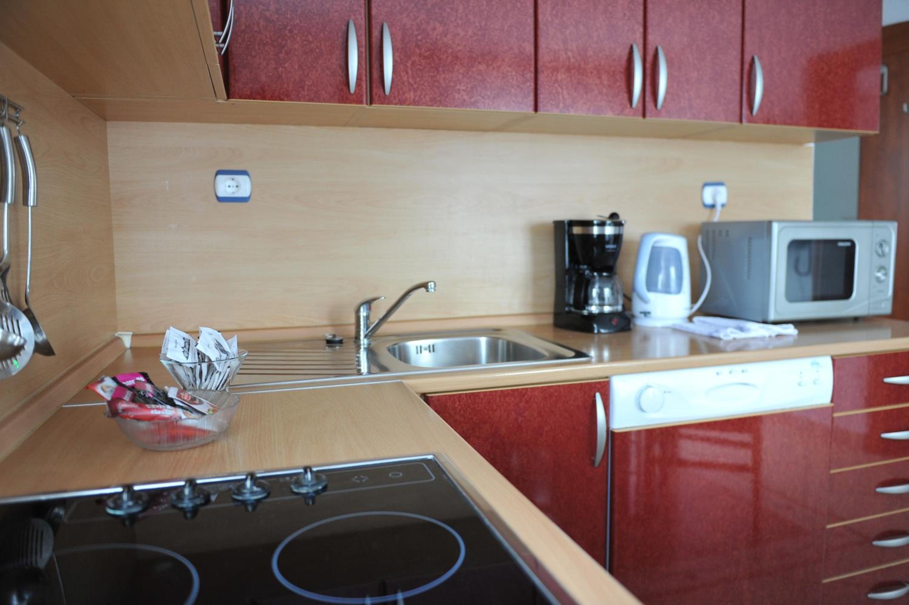 Two-Bedroom Apartment with Balcony - Photo 14