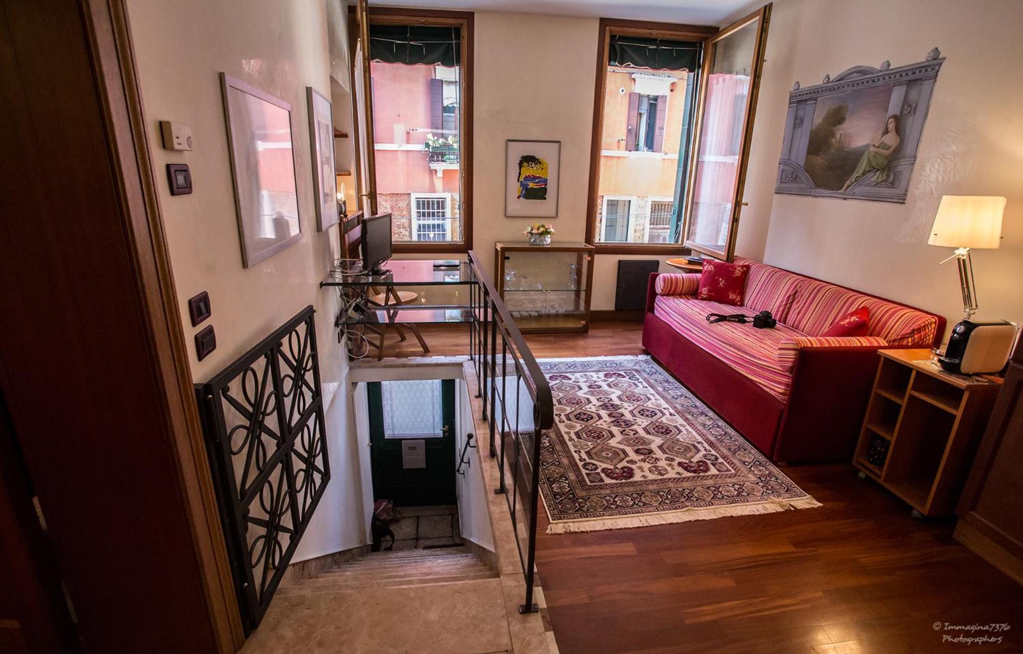 One-Bedroom Apartment photo 3