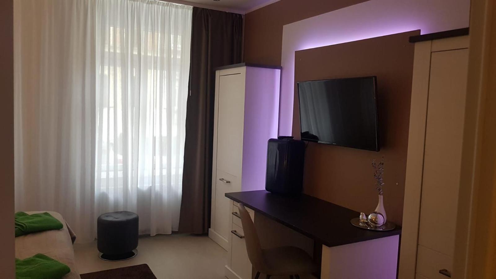 Double Room with Shared Bathroom photo 2