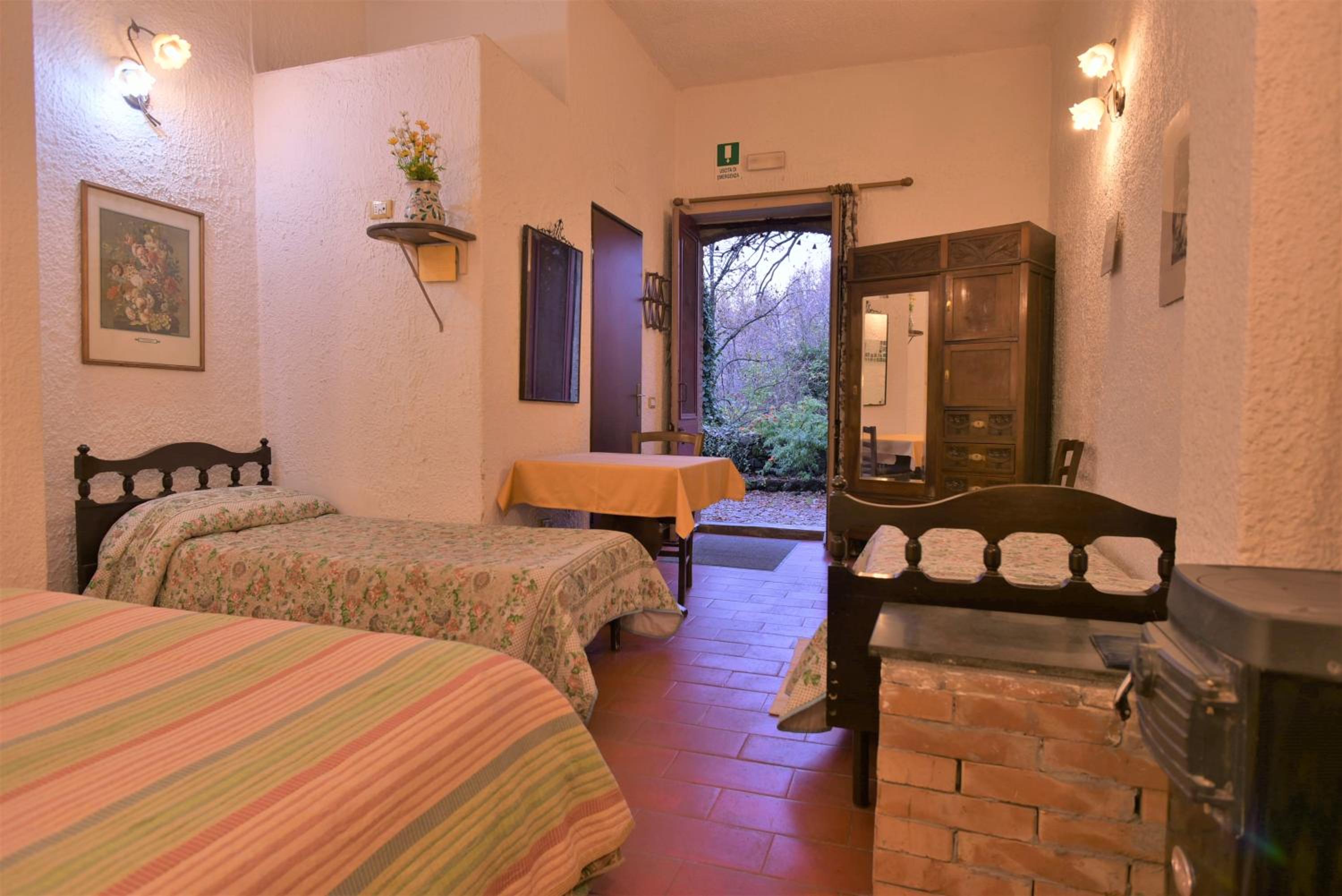 Quadruple Room with Bathroom photo 2