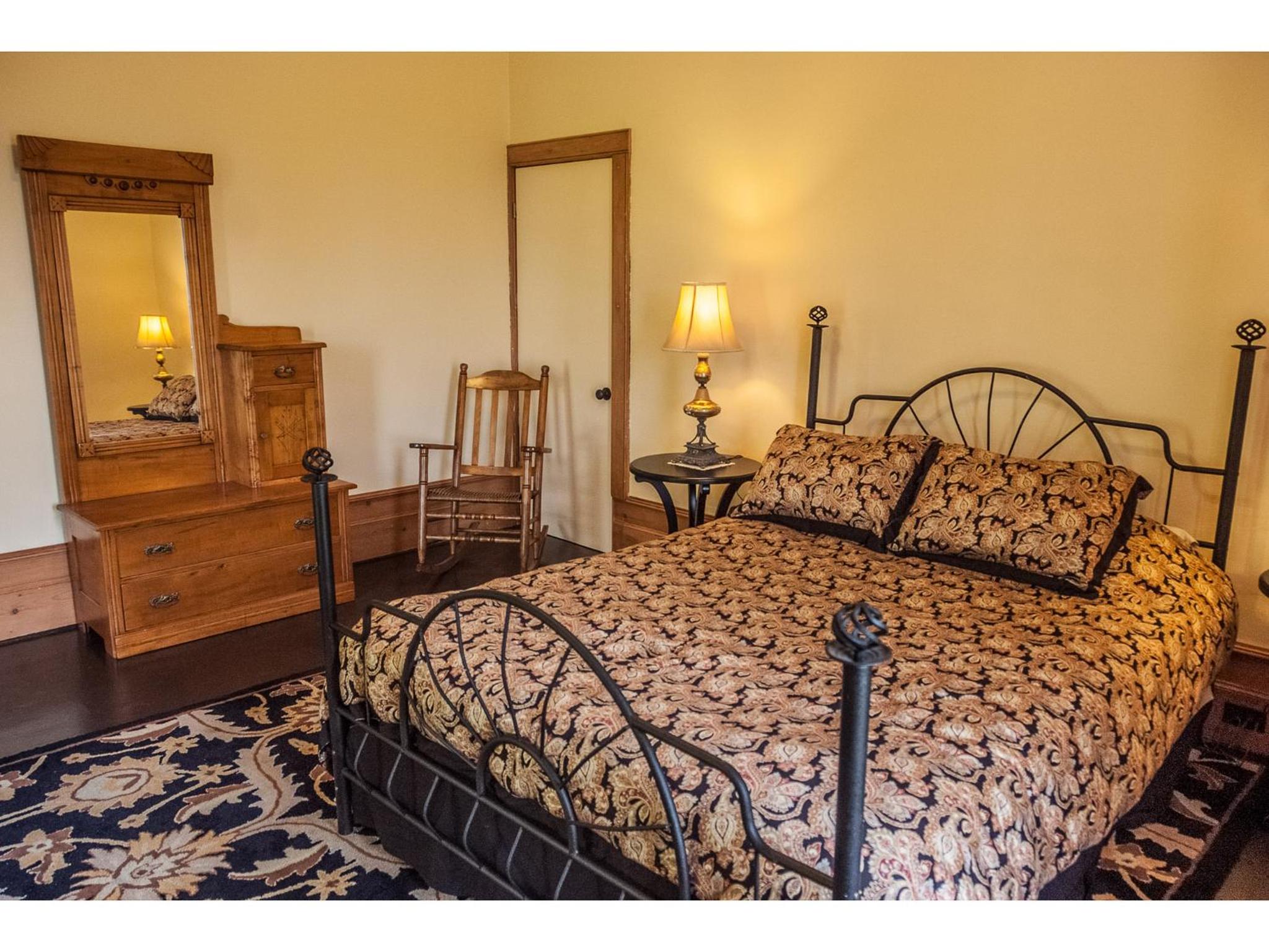 Queen Room photo 3