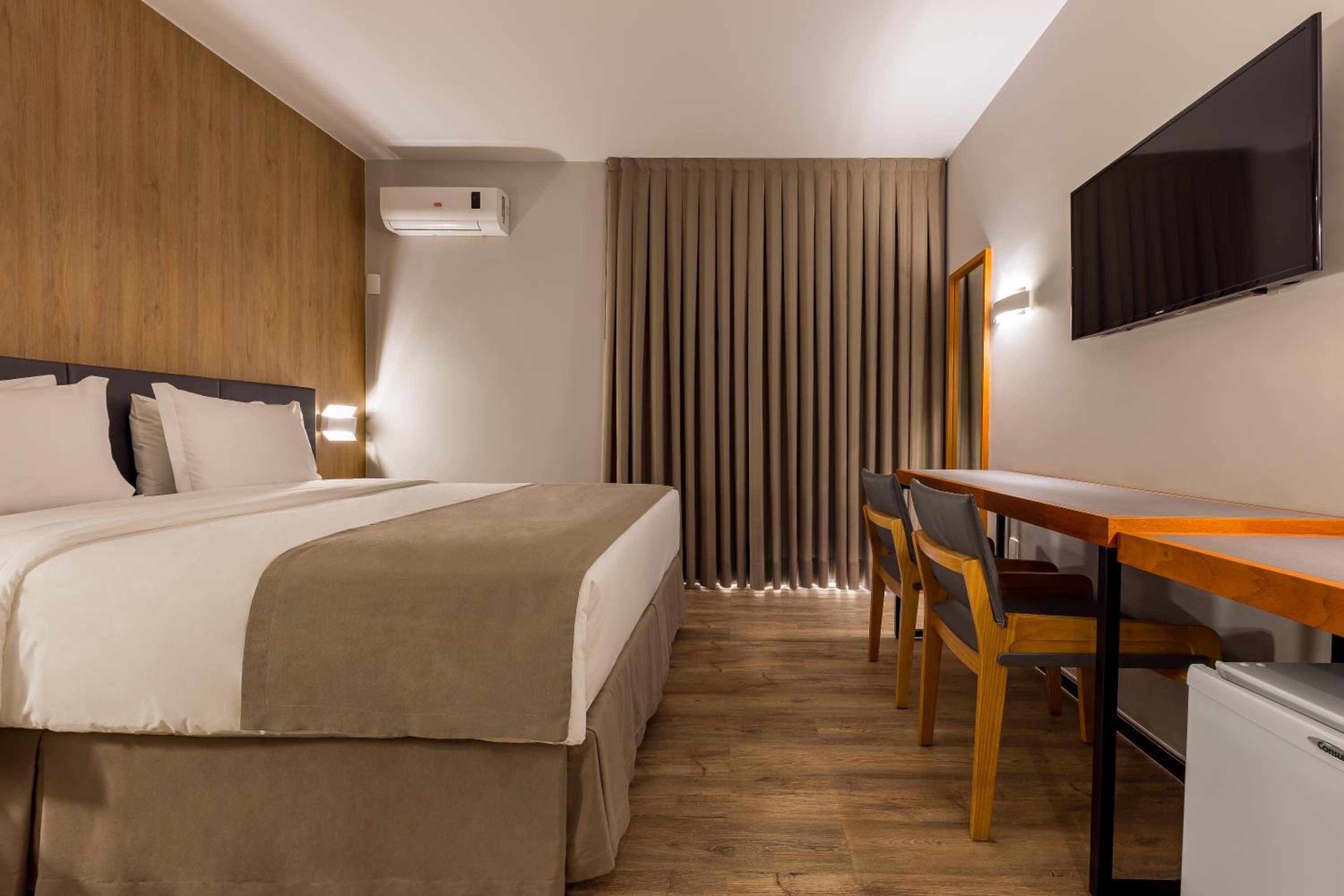 Superior Double or Twin Room with City View photo 3