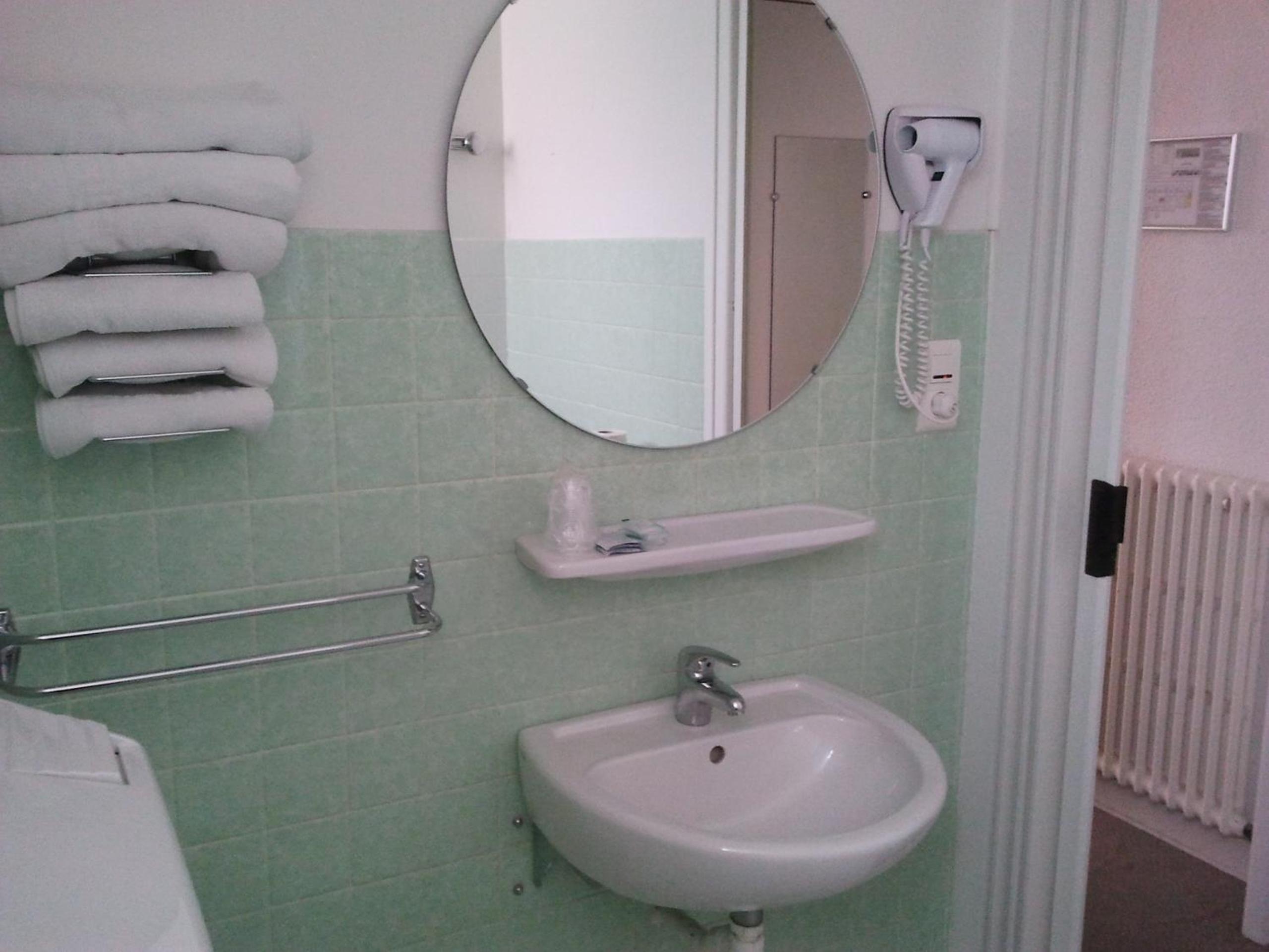 Twin Room with Mountain View - Photo 7