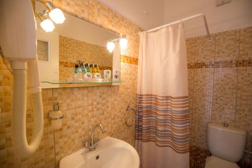 Double Room with Sea View - Photo 3