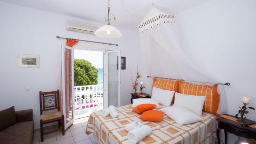 Triple Room with Sea View photo 1