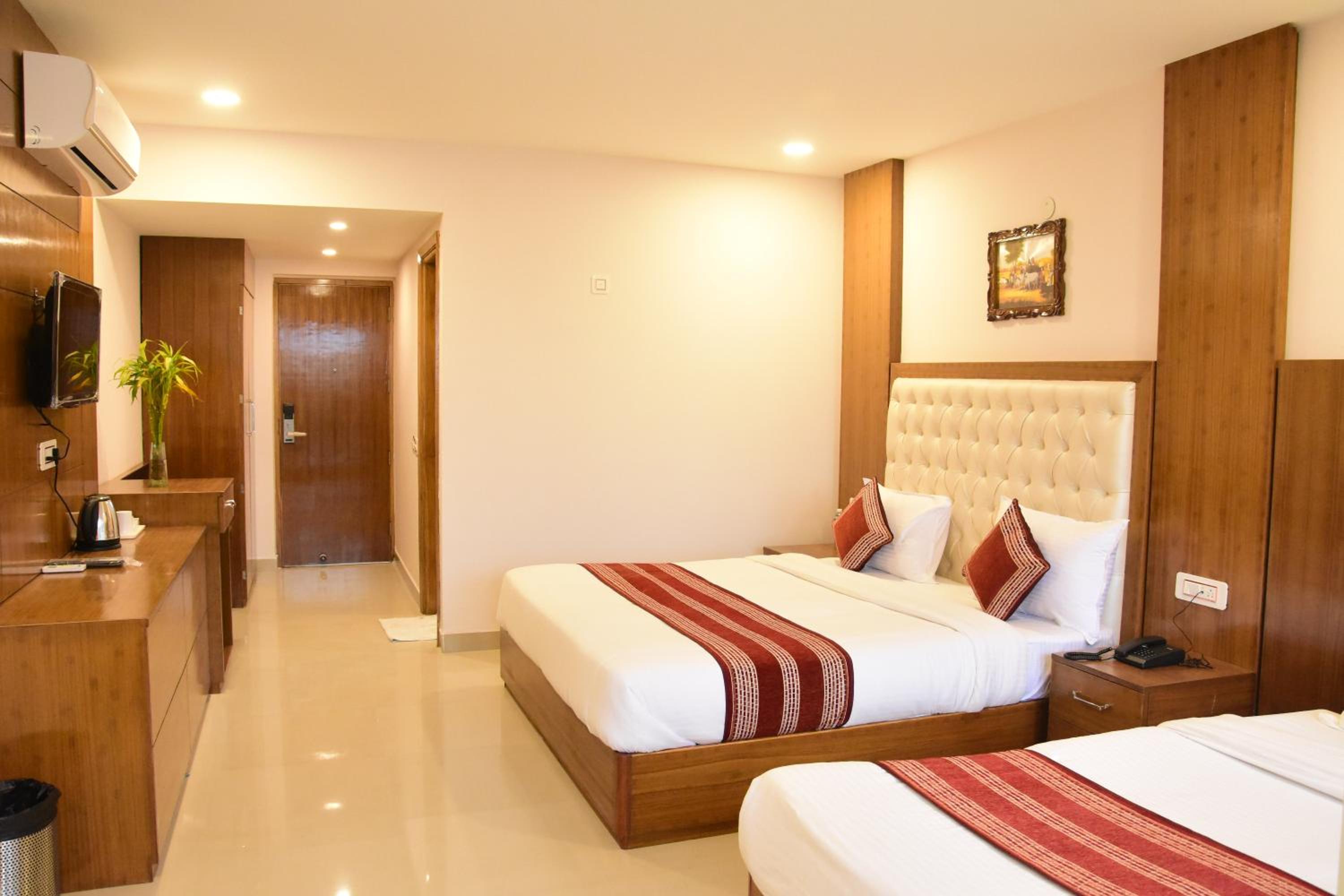 Trio Room - Photo 2