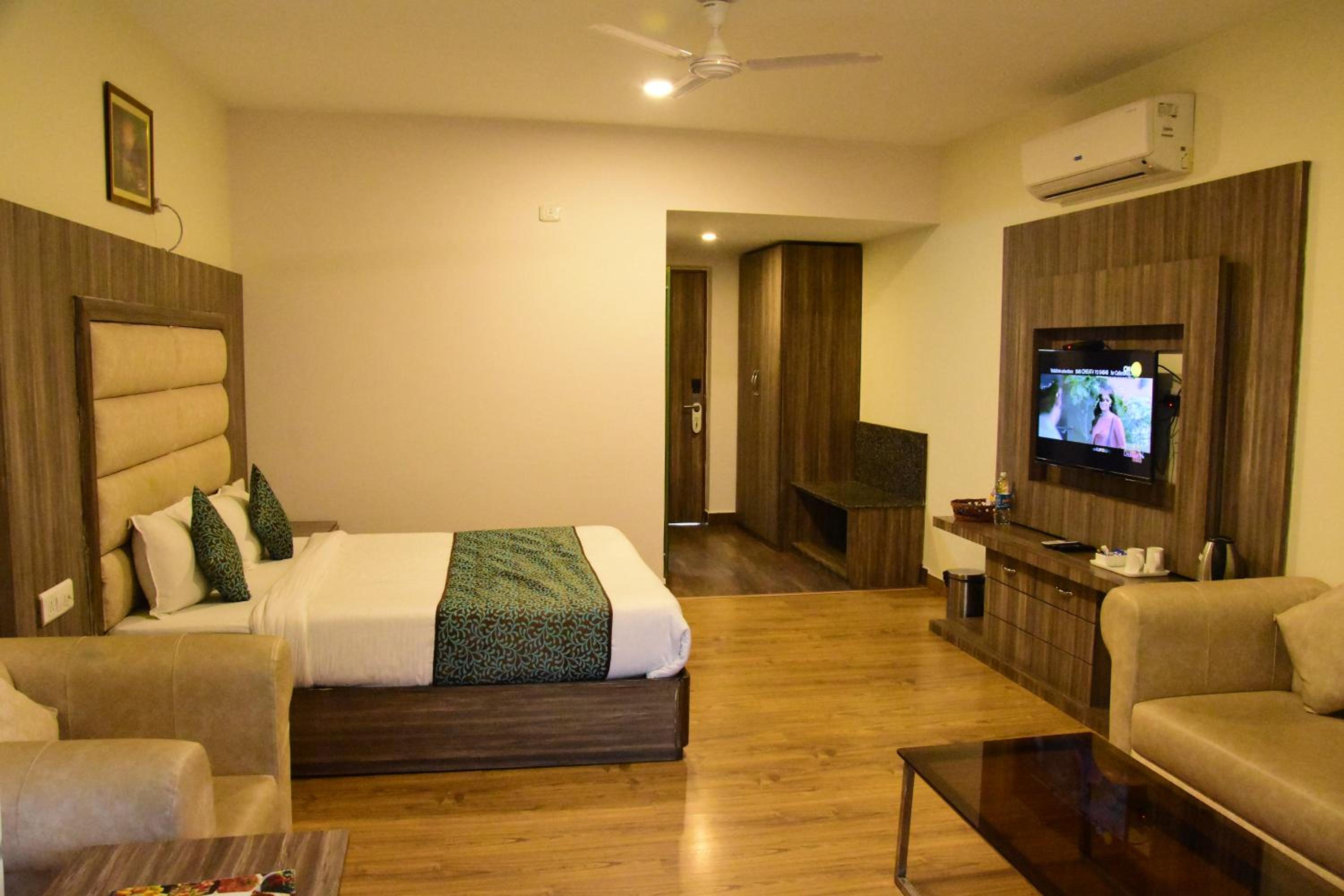 Luxe Room - Photo 4