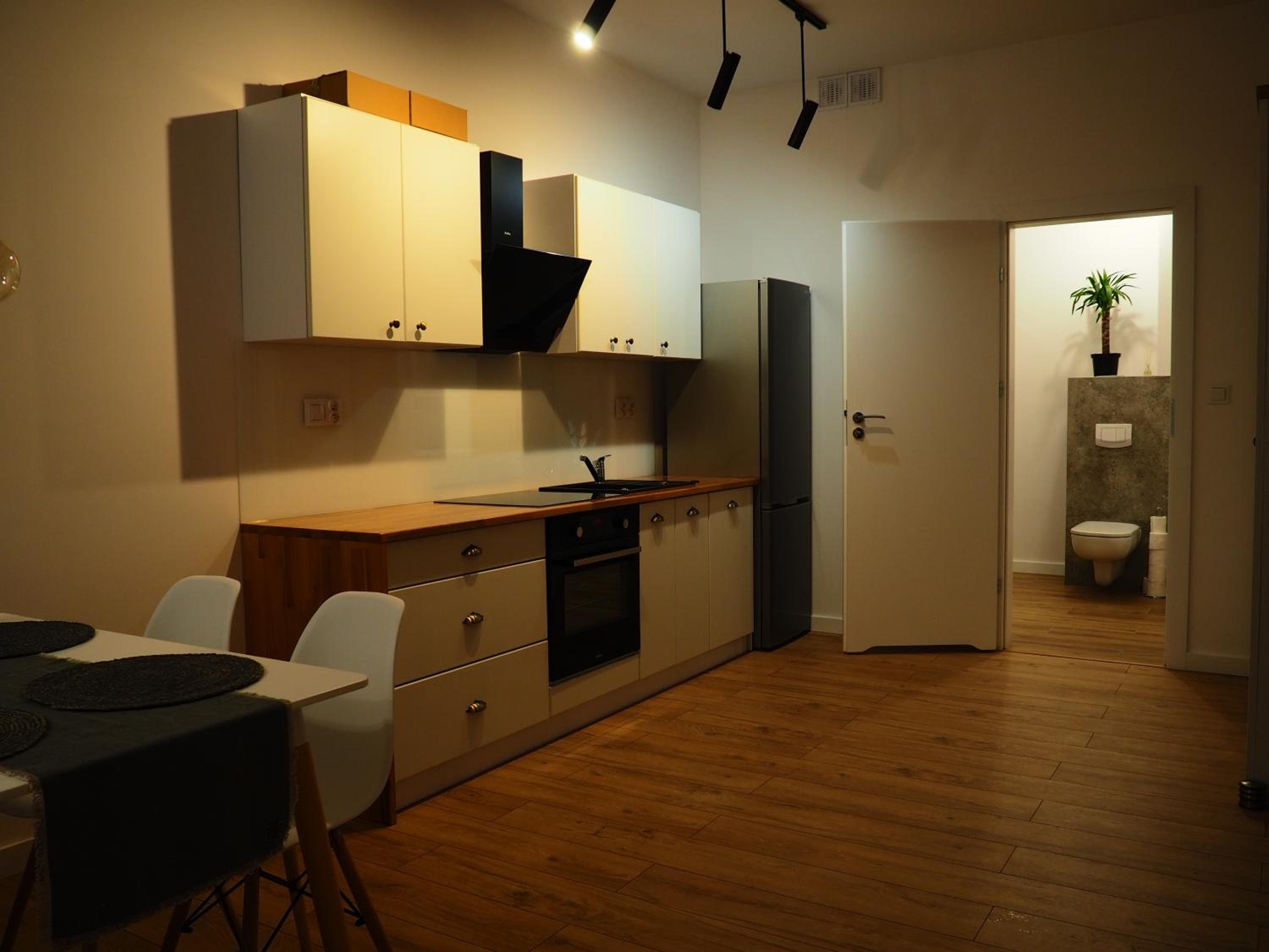One-Bedroom Apartment - Photo 16