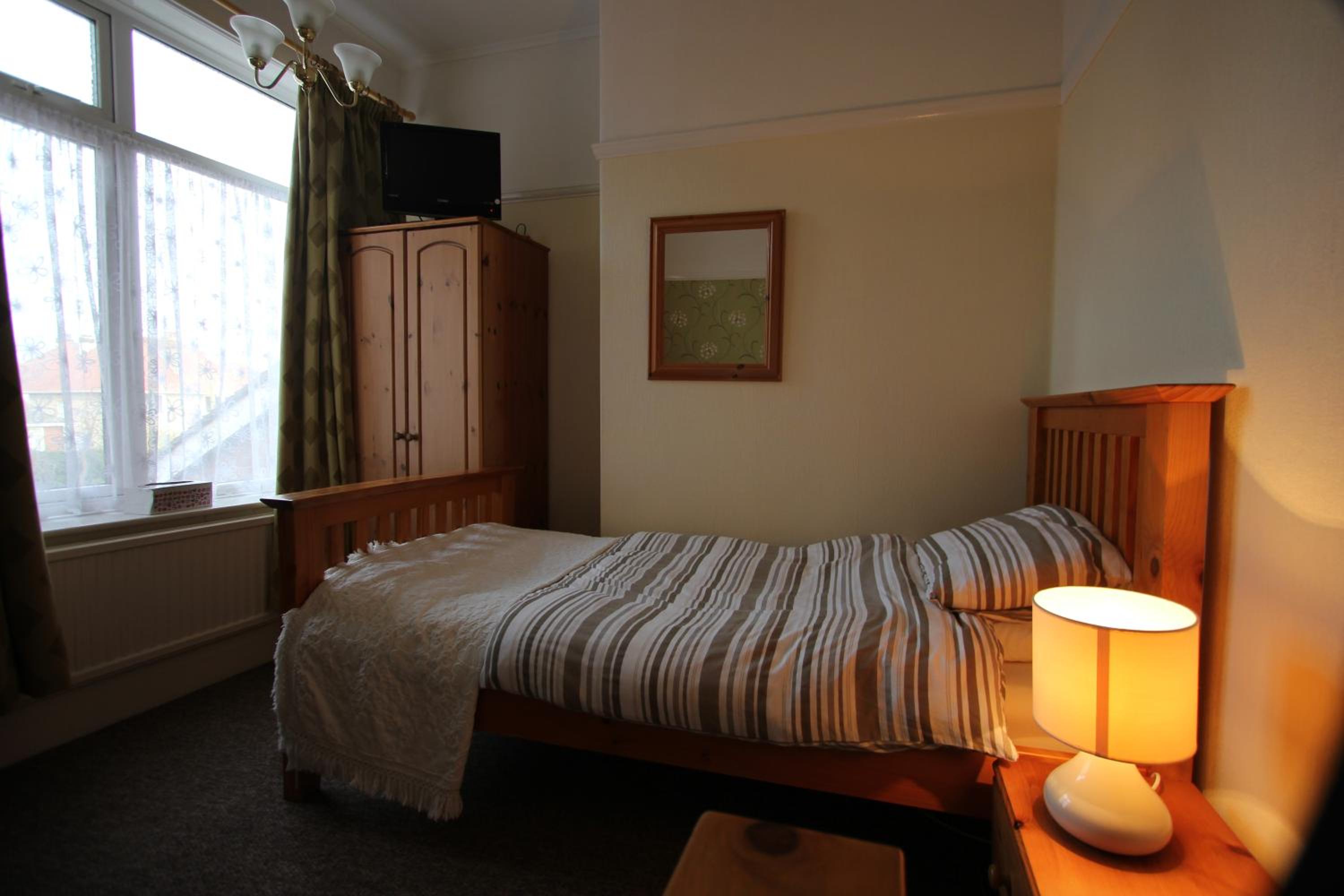 Standard Twin Room with Garden View photo 2