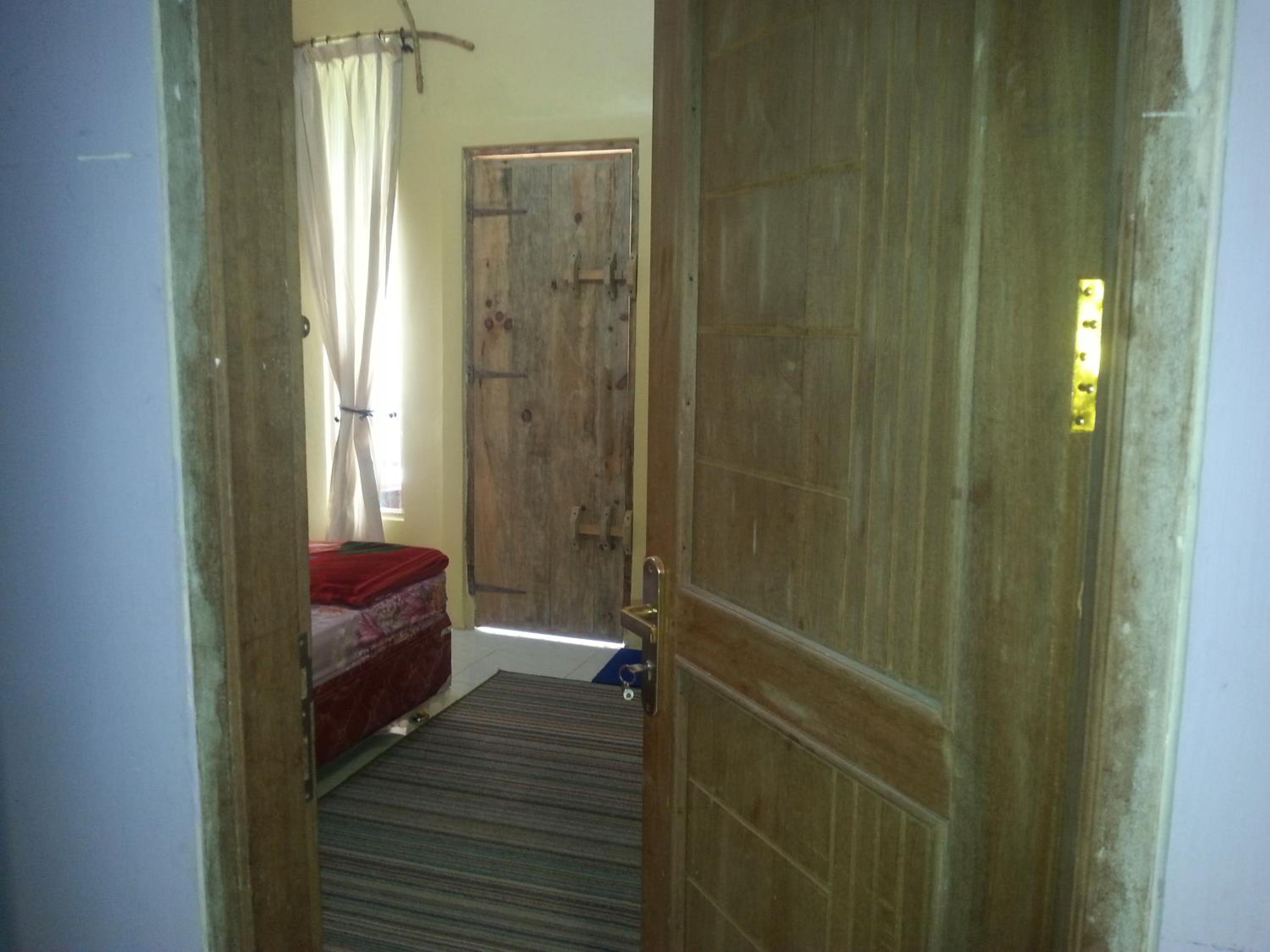 Economy Double Room photo 2
