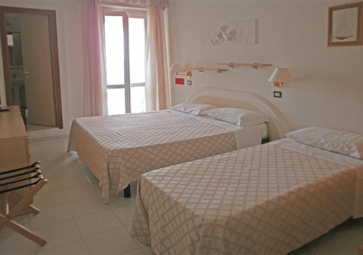 Comfort Triple Room photo 2