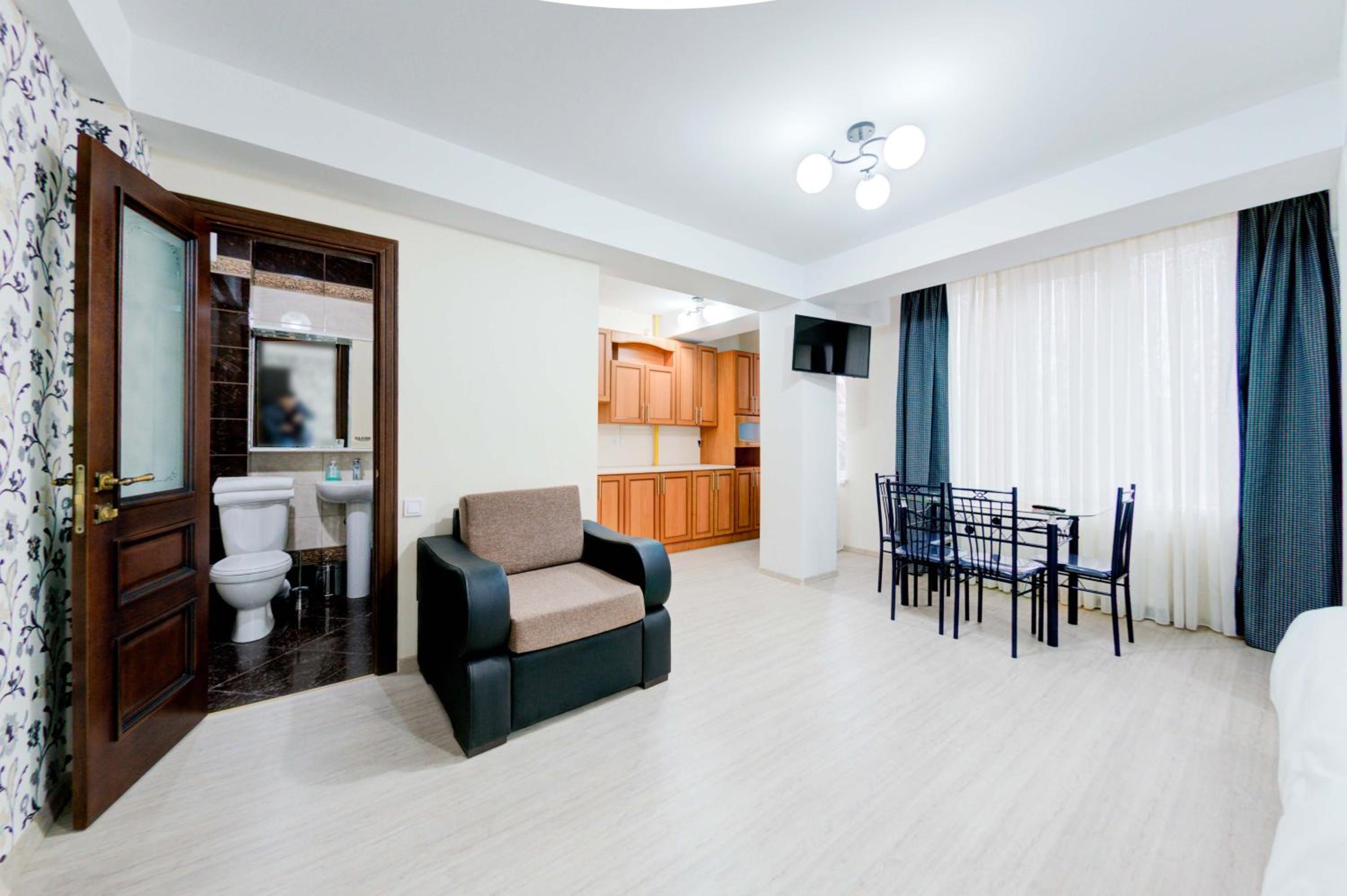 Large Double Room photo 2