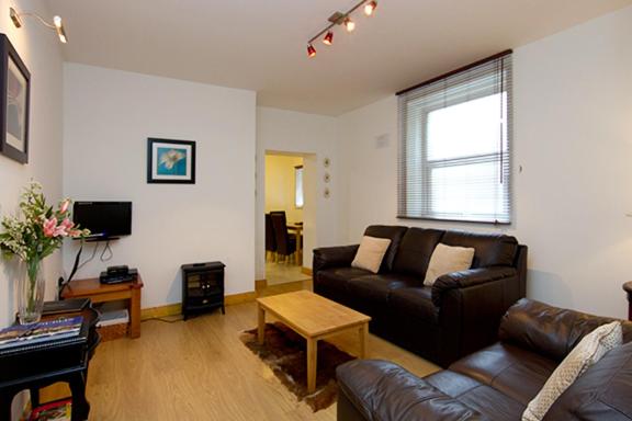 One-Bedroom Apartment photo 2