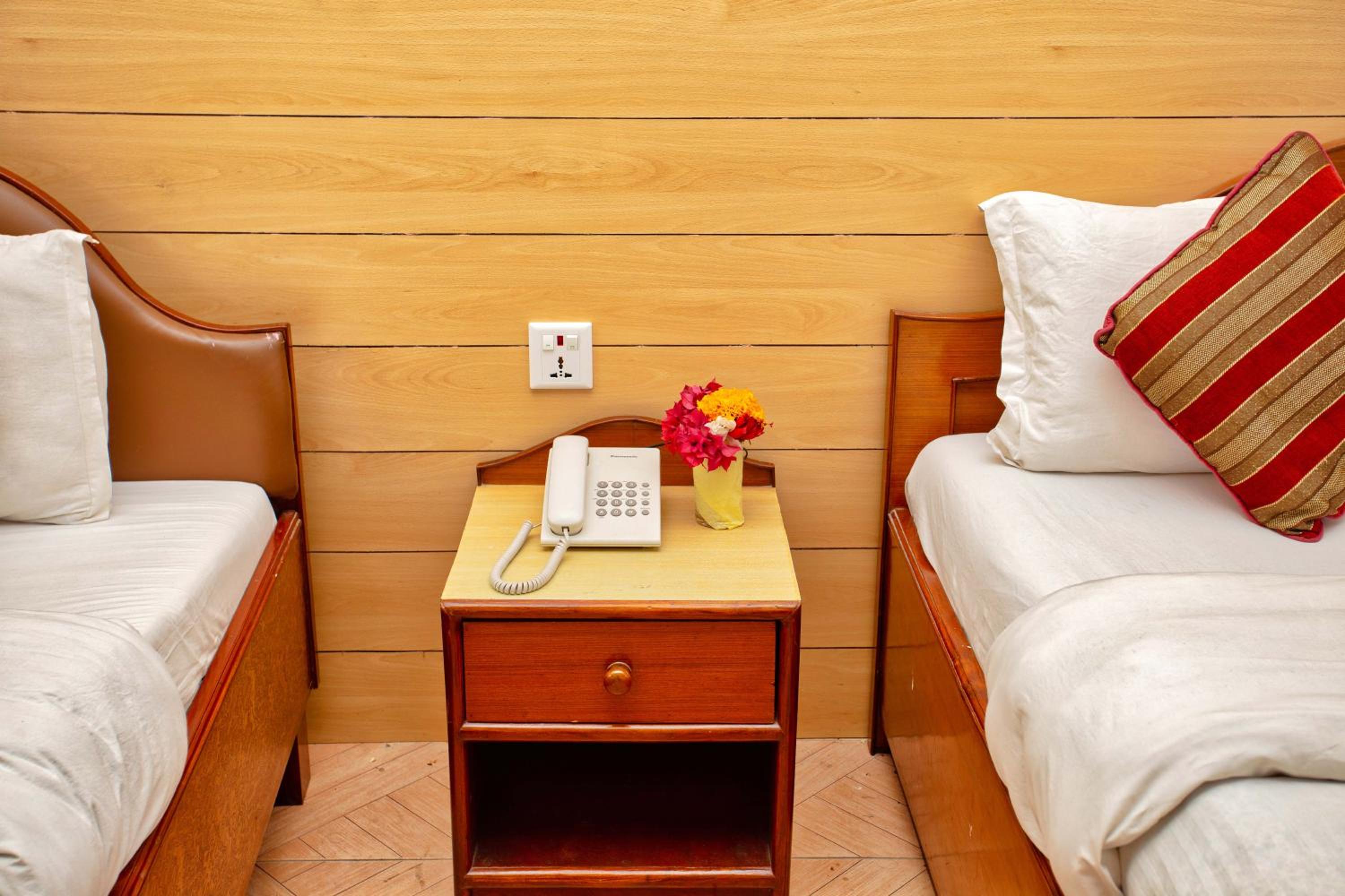 Deluxe Twin Room - Photo 3