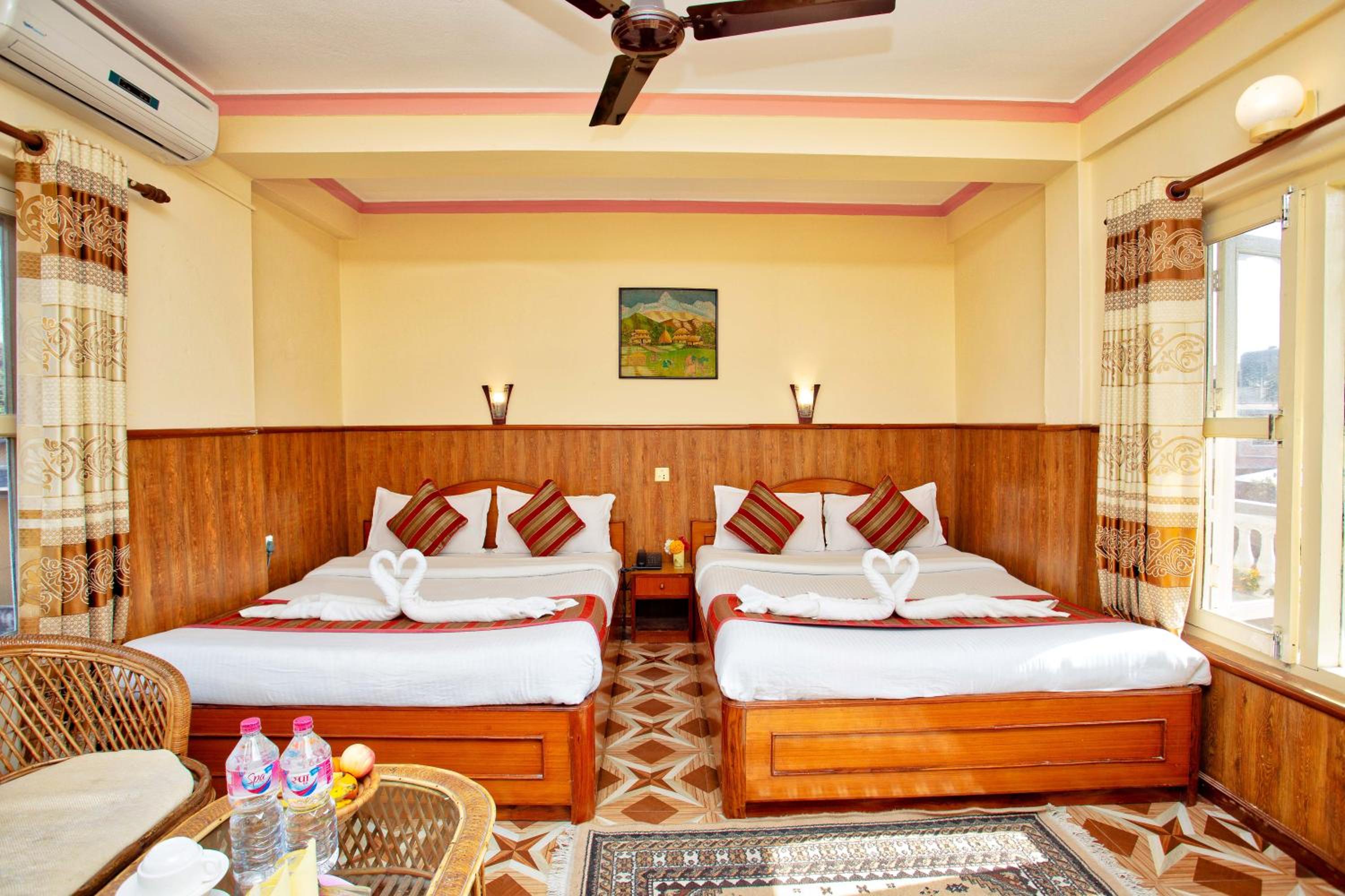 Deluxe Family Room - Photo 3