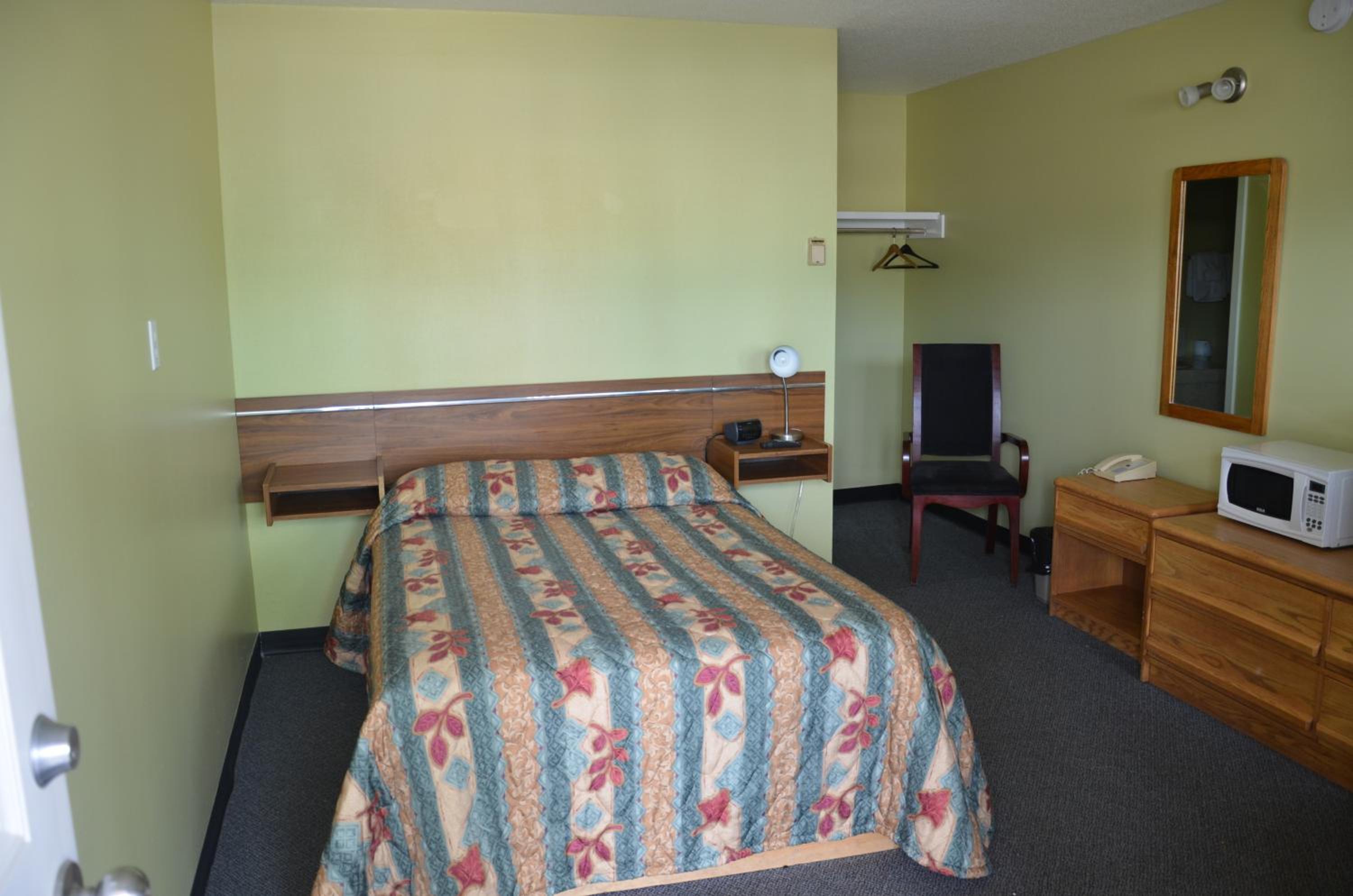 Standard Queen Room photo 1