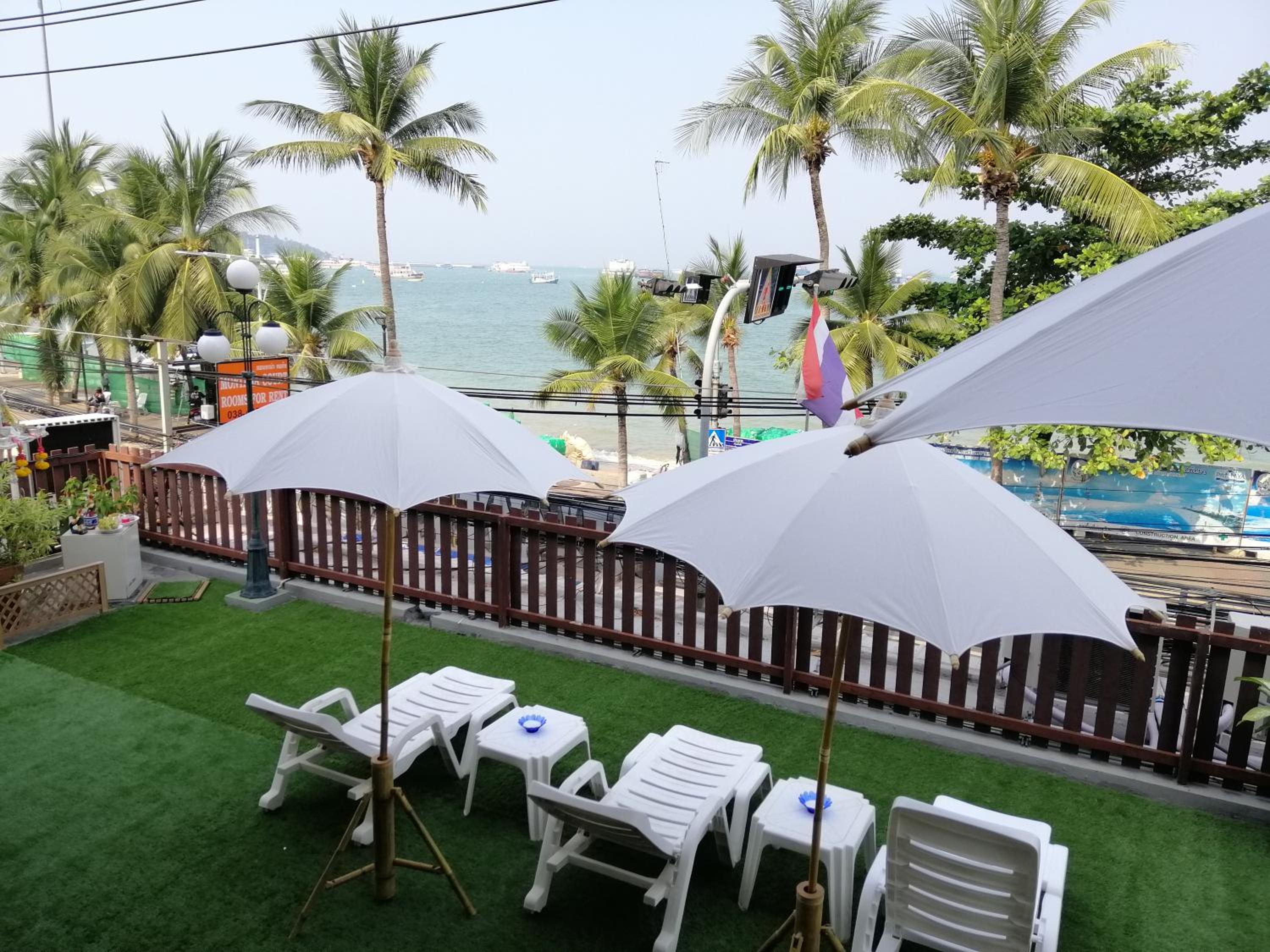 Deluxe Double Room with Balcony and Sea View - Photo 8