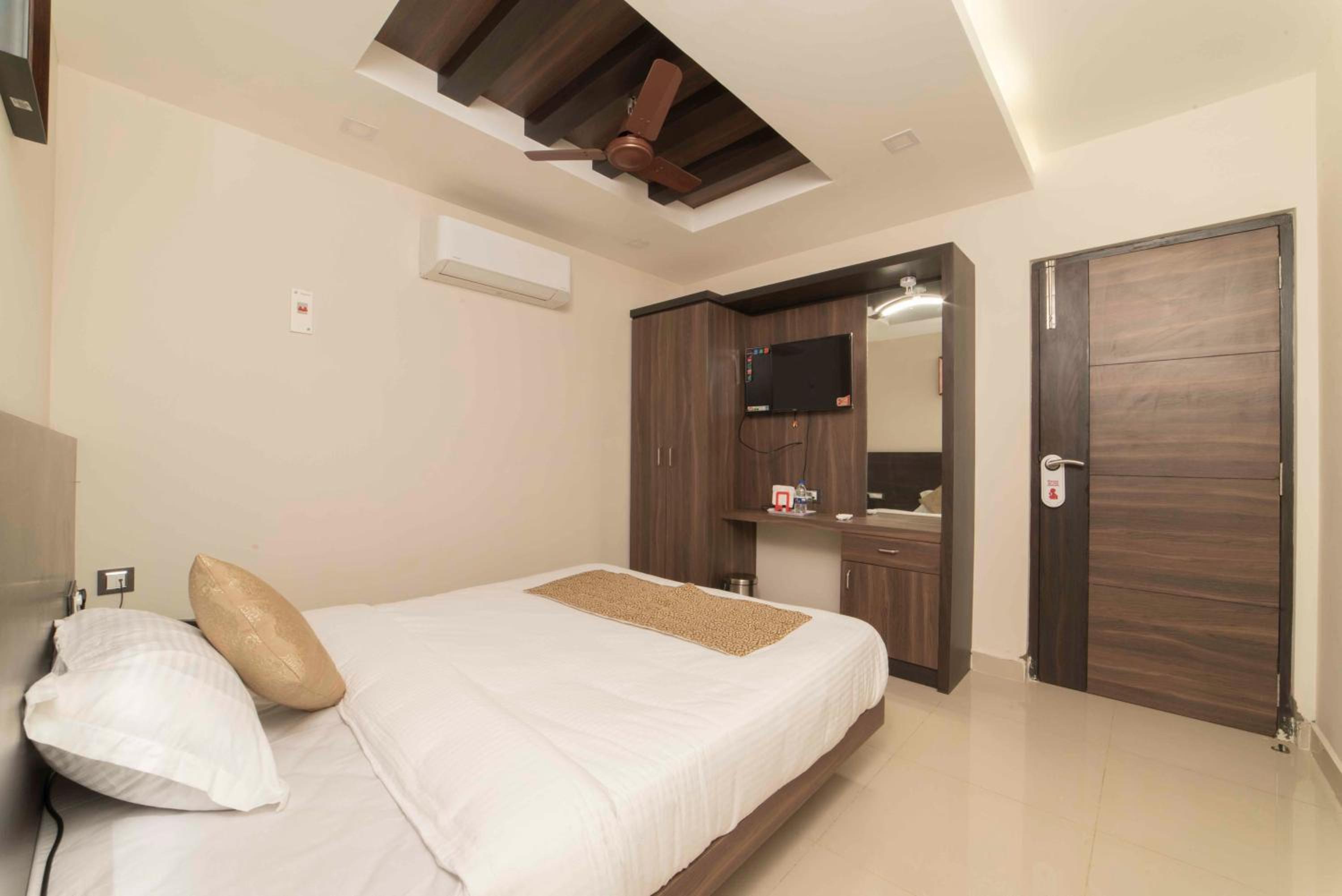 Budget Double Room photo 3