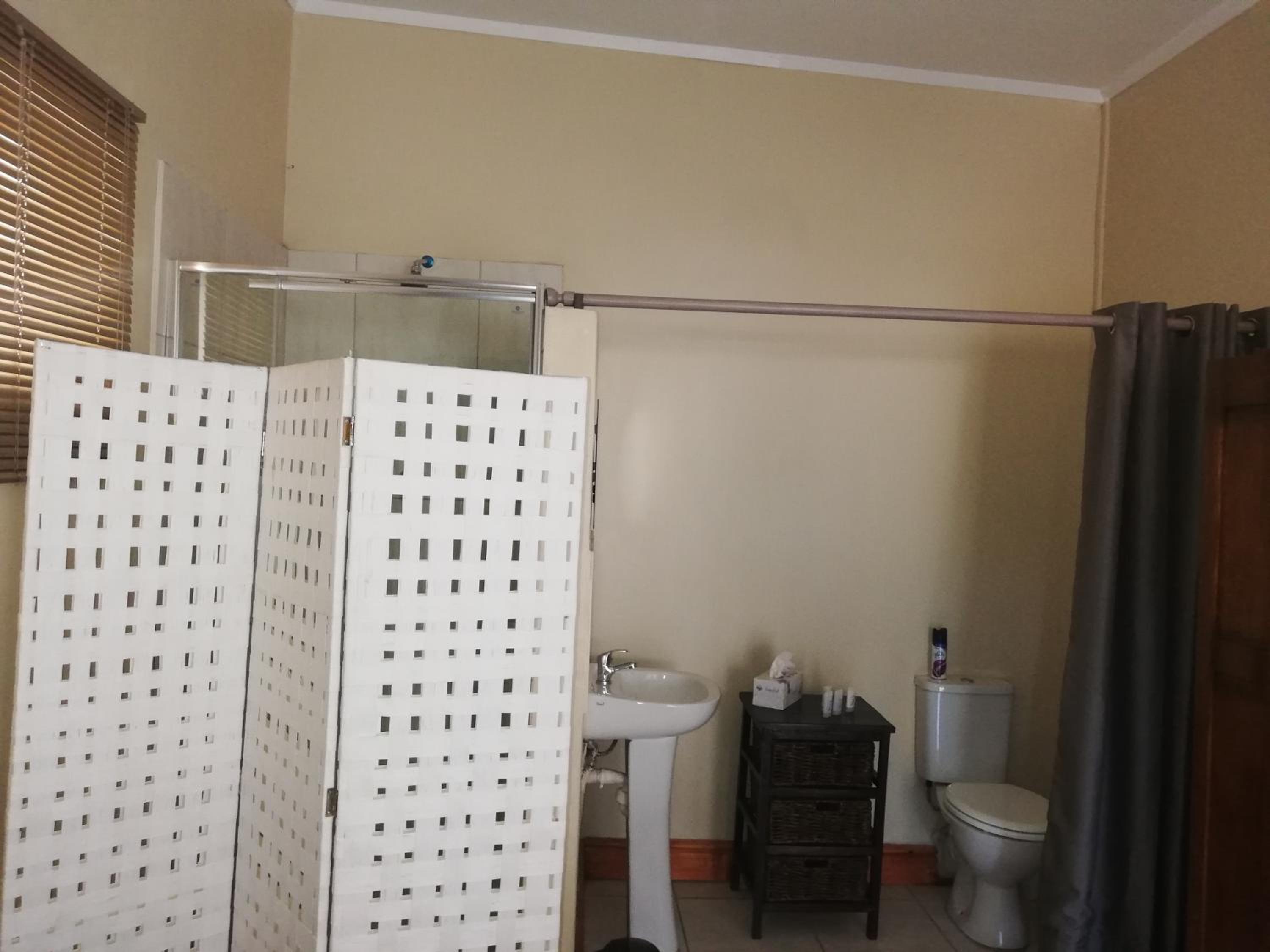 Double Room with Private Bathroom photo 2