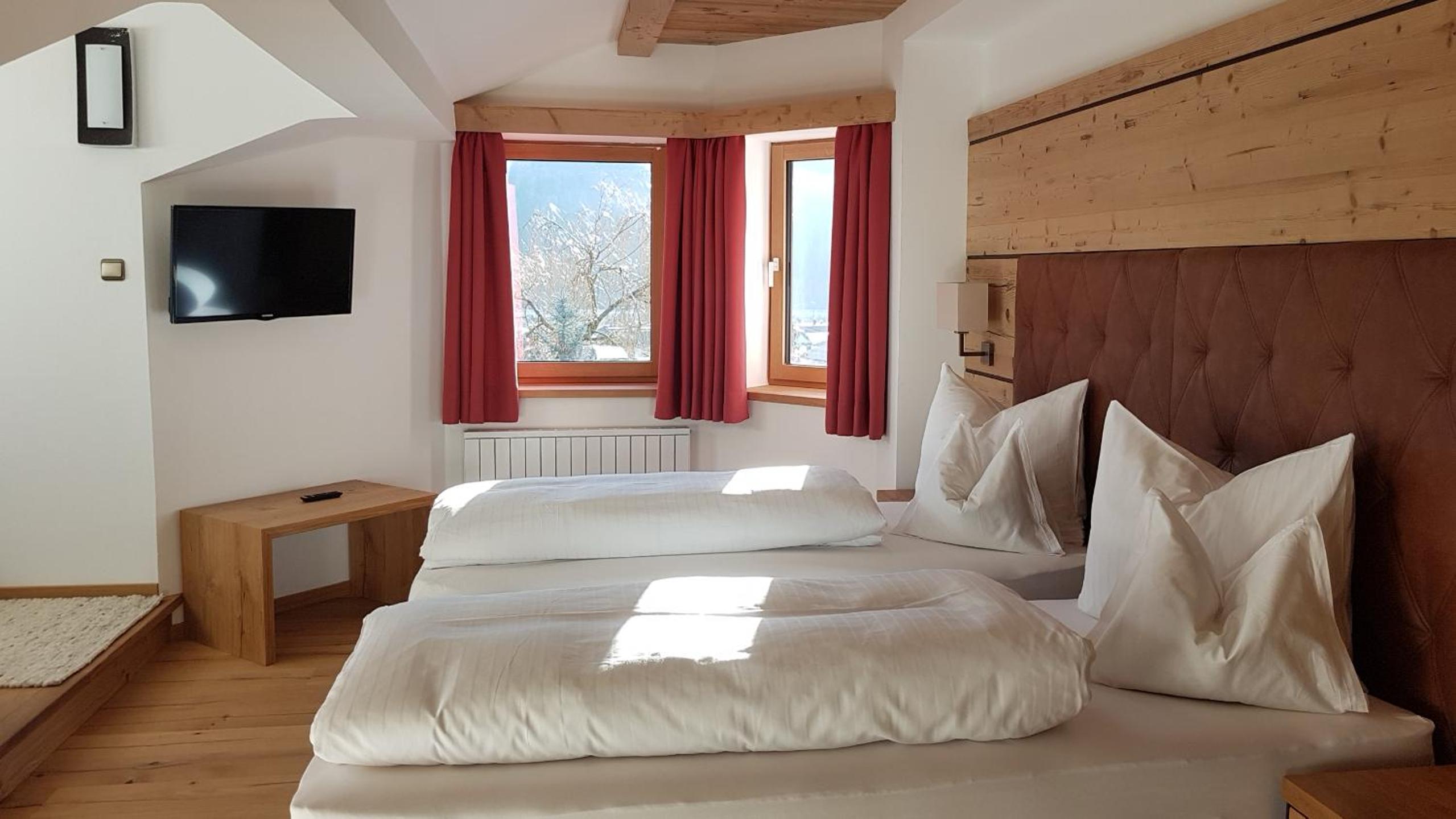 Suite - Photo 45