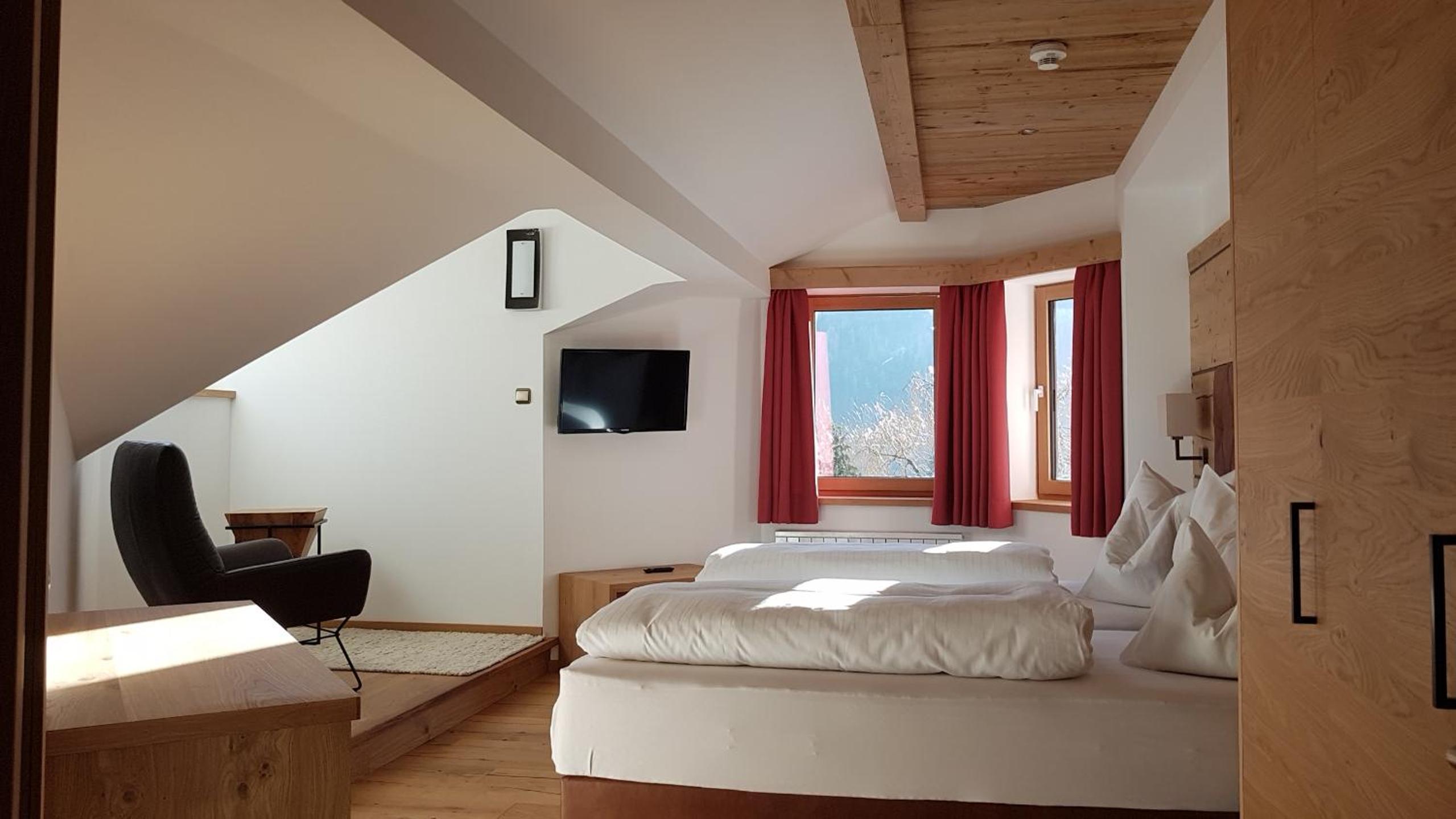 Suite - Photo 46
