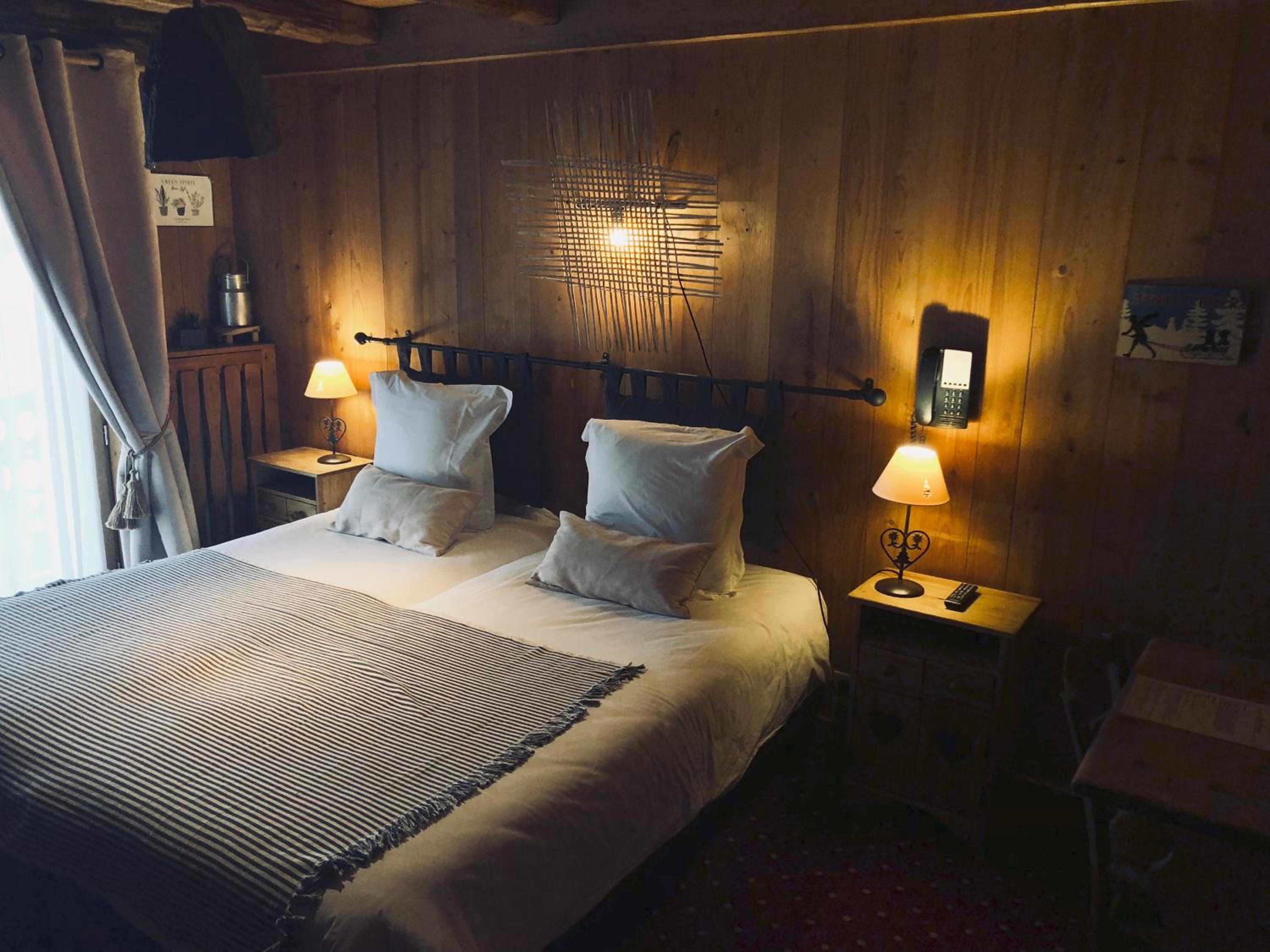 Twin Room with Mountain View 1