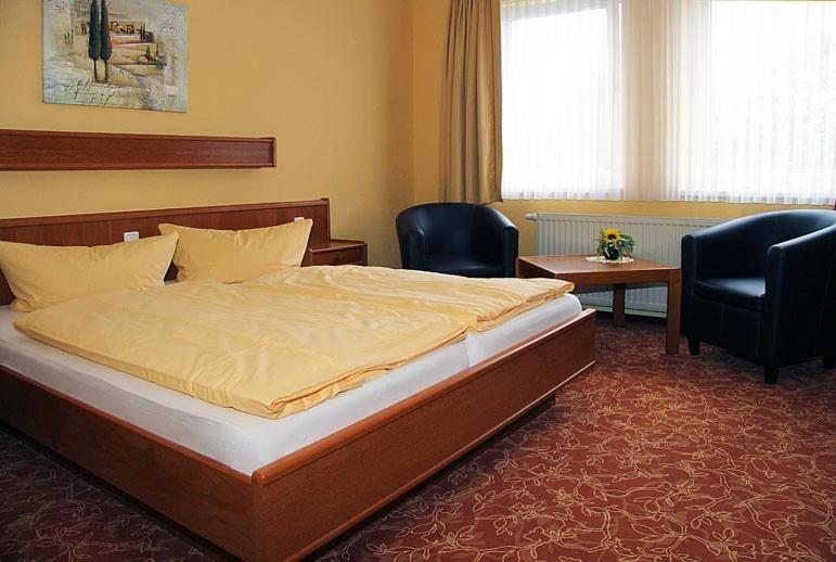 Standard Double or Twin Room - Photo 3