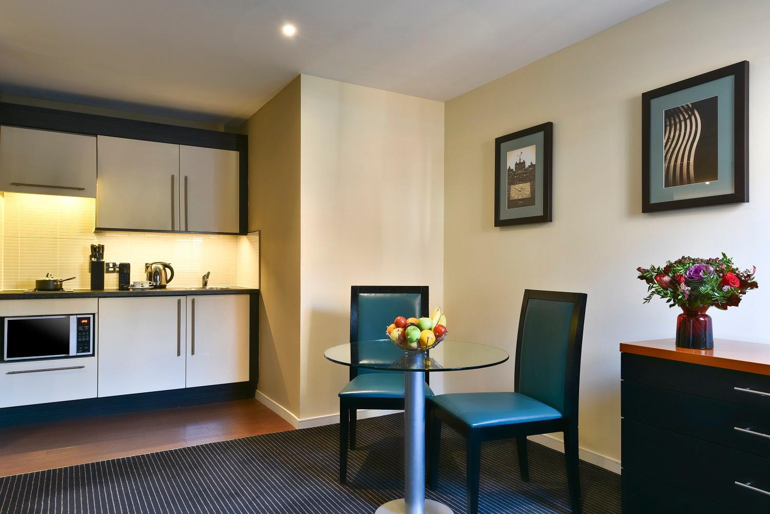 Studio Apartment - Photo 2