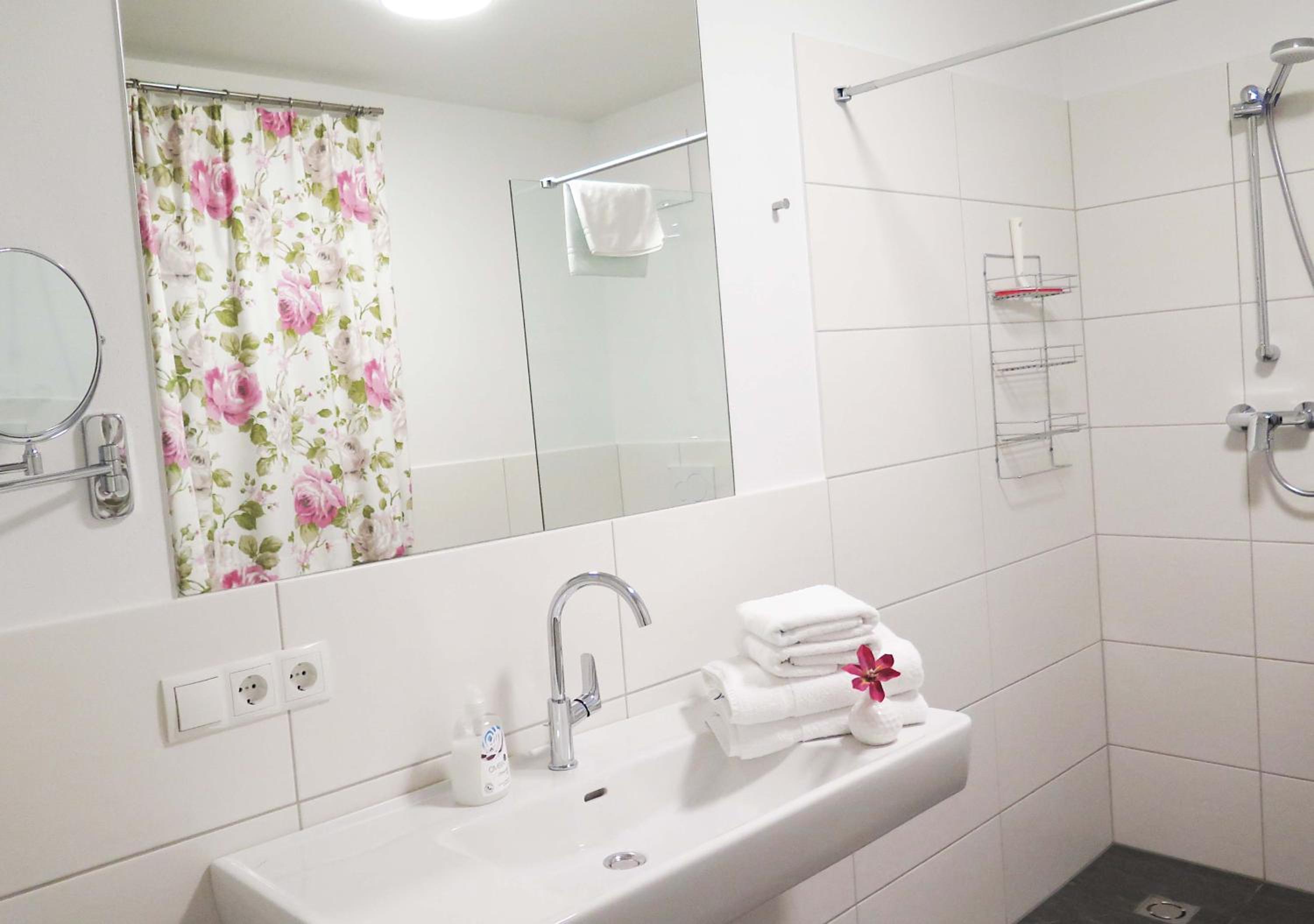 Two-Bedroom Apartment with Garden View photo 3