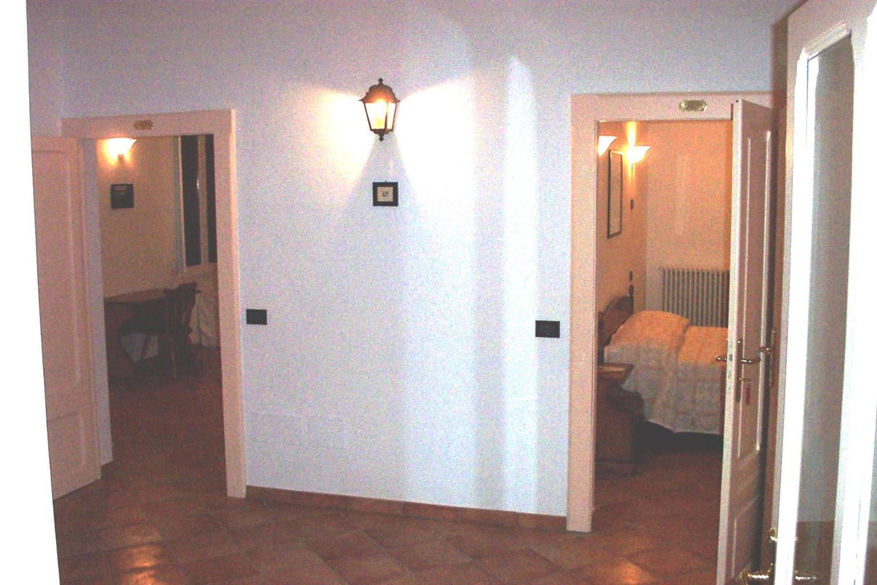 Twin Room with Private Bathroom photo 2