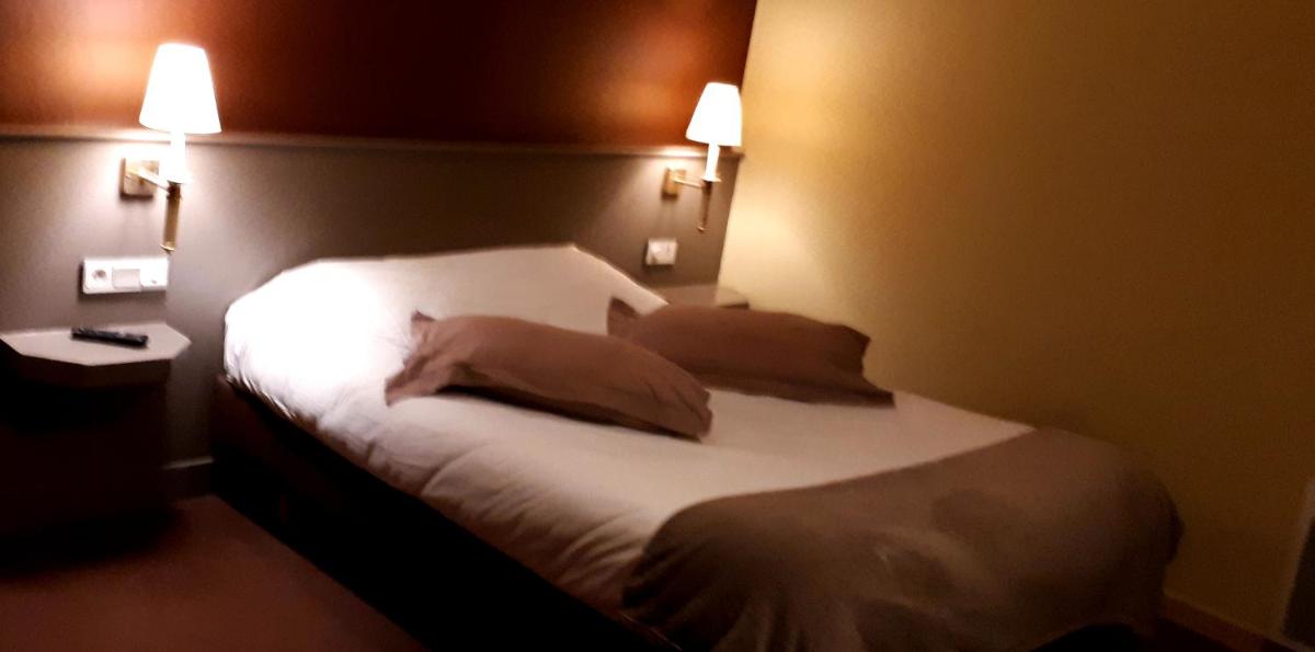 Double Room with Private Bathroom - Photo 1