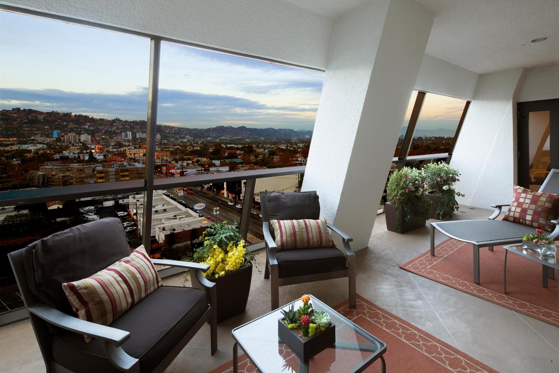 Presidential King Suite Hills View photo 3