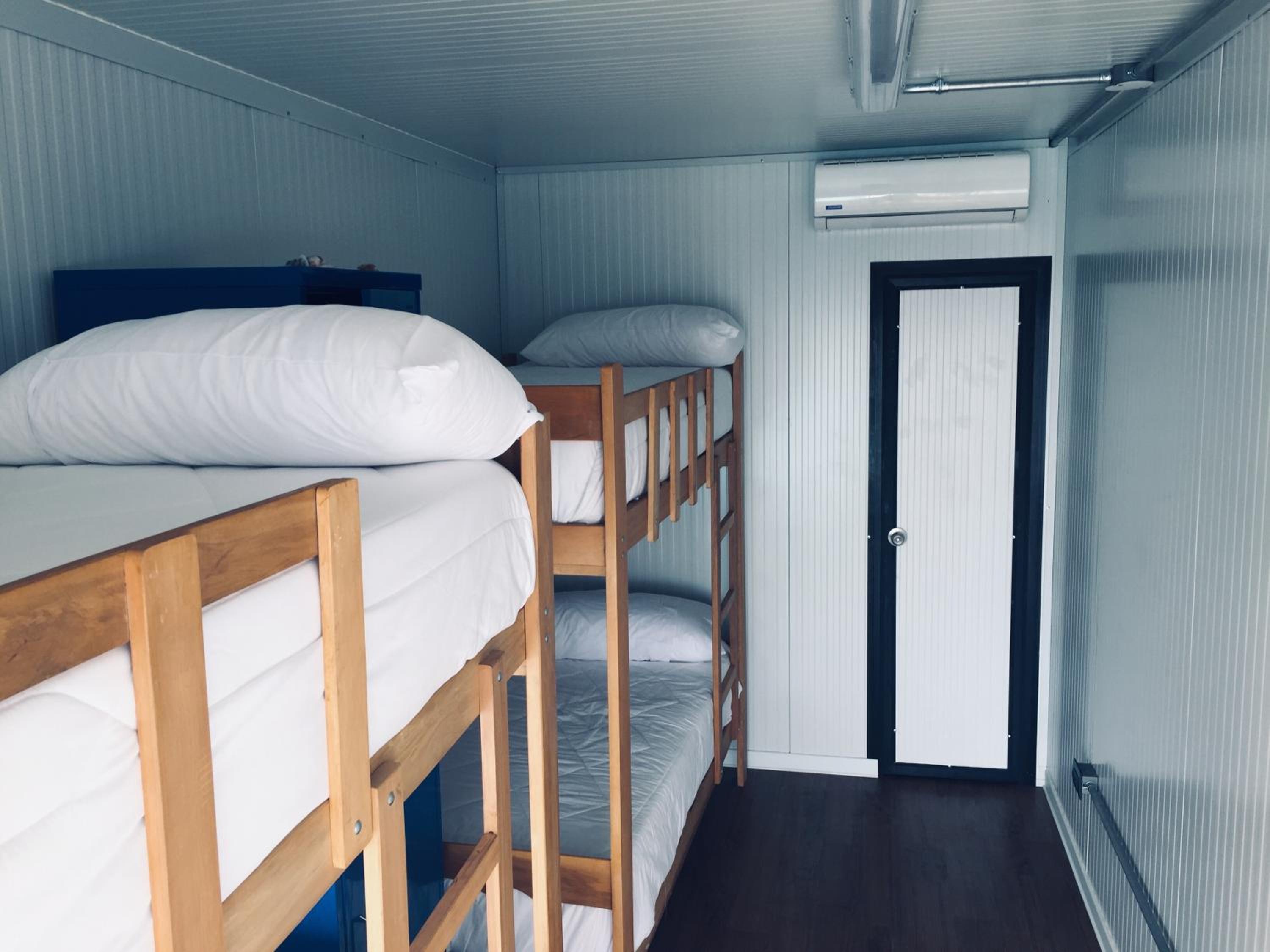 Quadruple Room with Private Bathroom photo 1