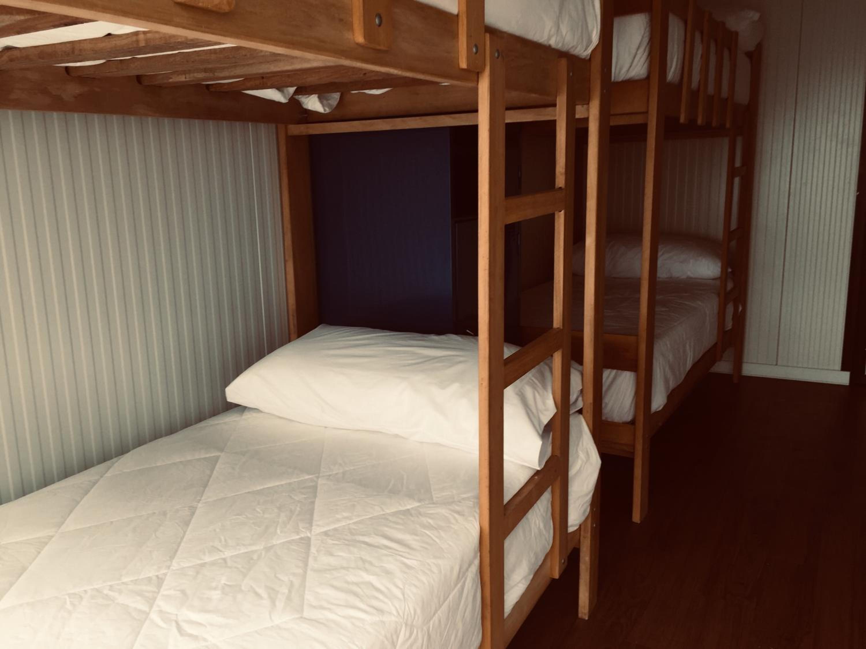 Quadruple Room with Private Bathroom photo 2