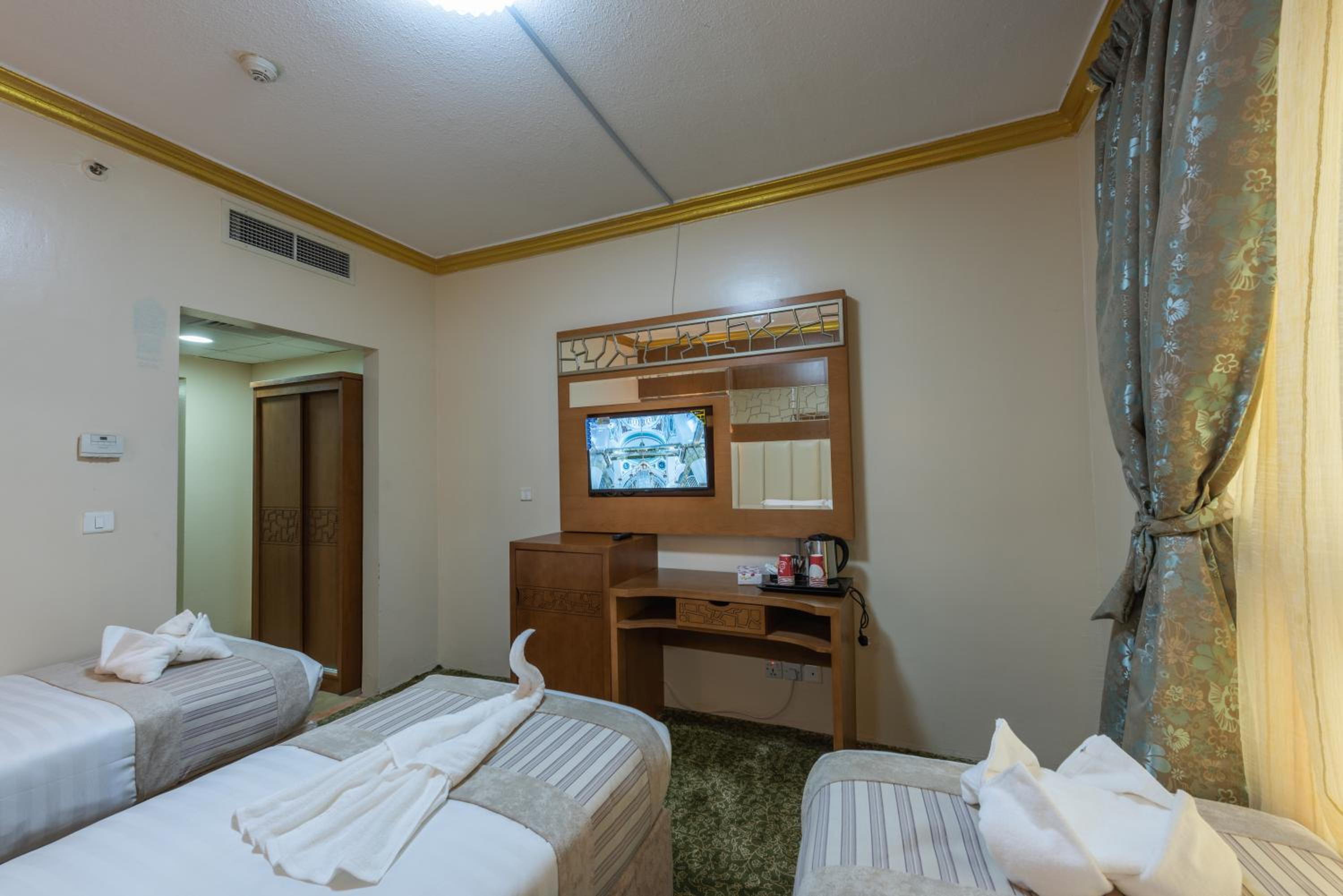 Standard Triple Room - Photo 4