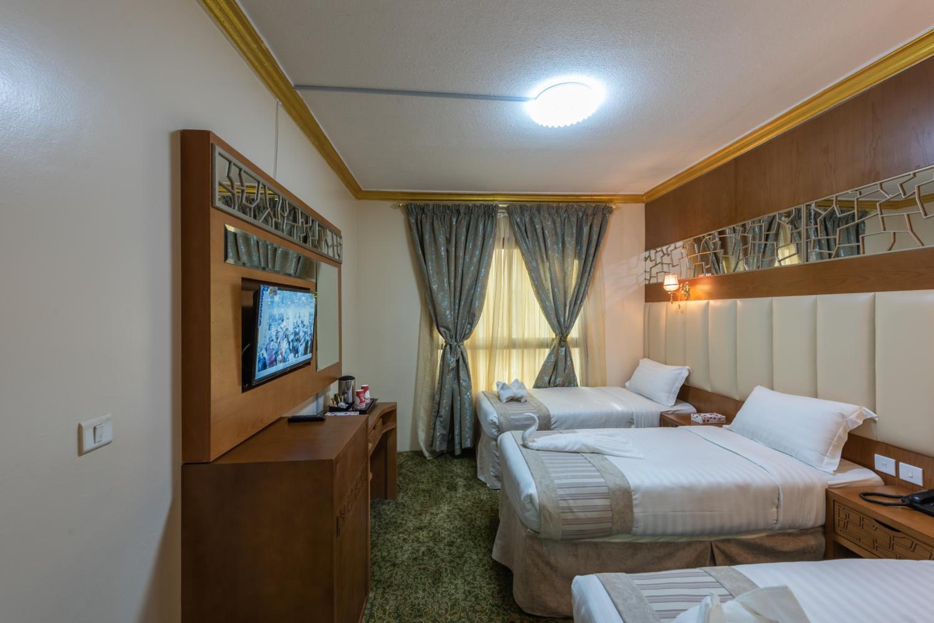 Standard Triple Room - Photo 1