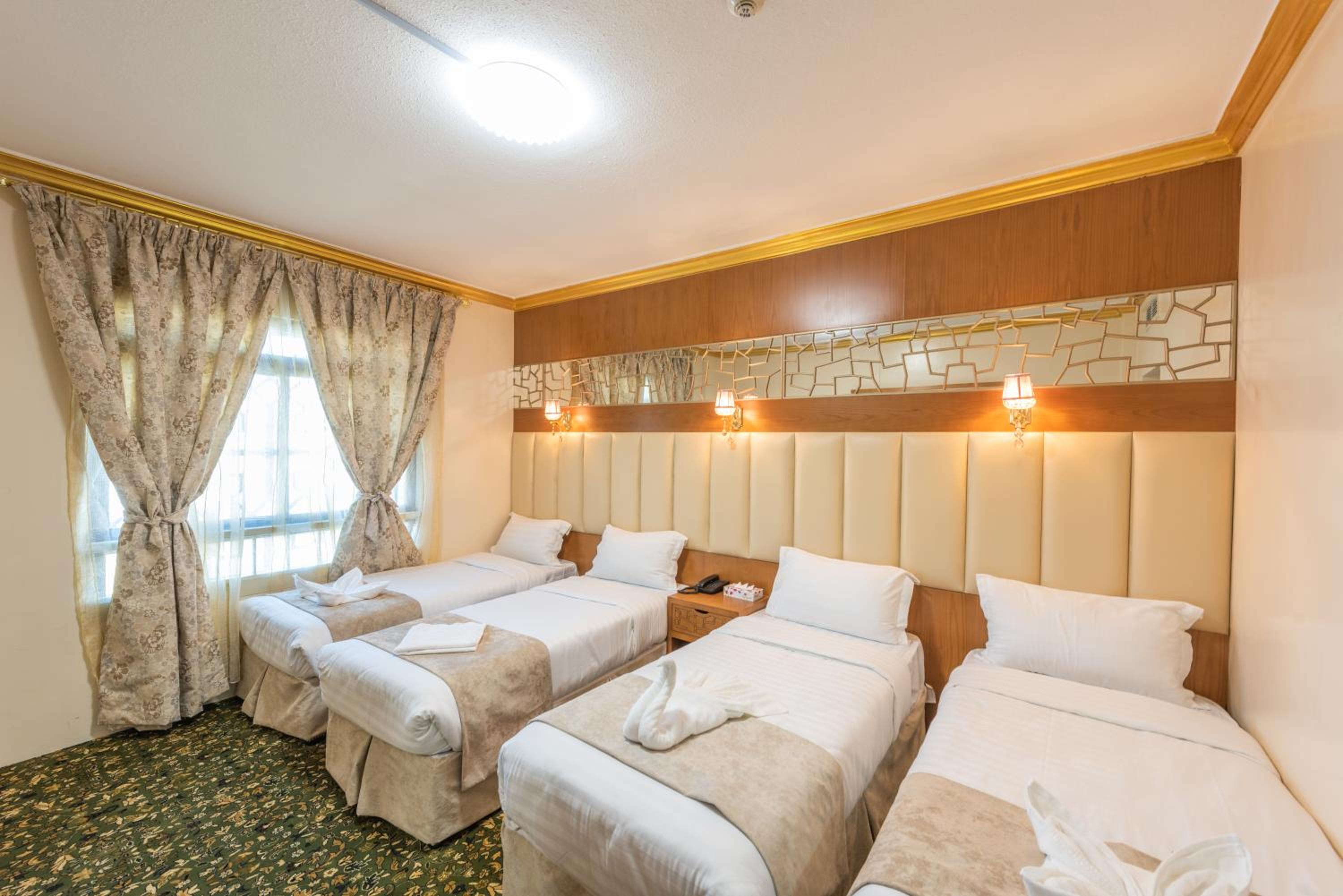 Standard Quadruple Room - Photo 1