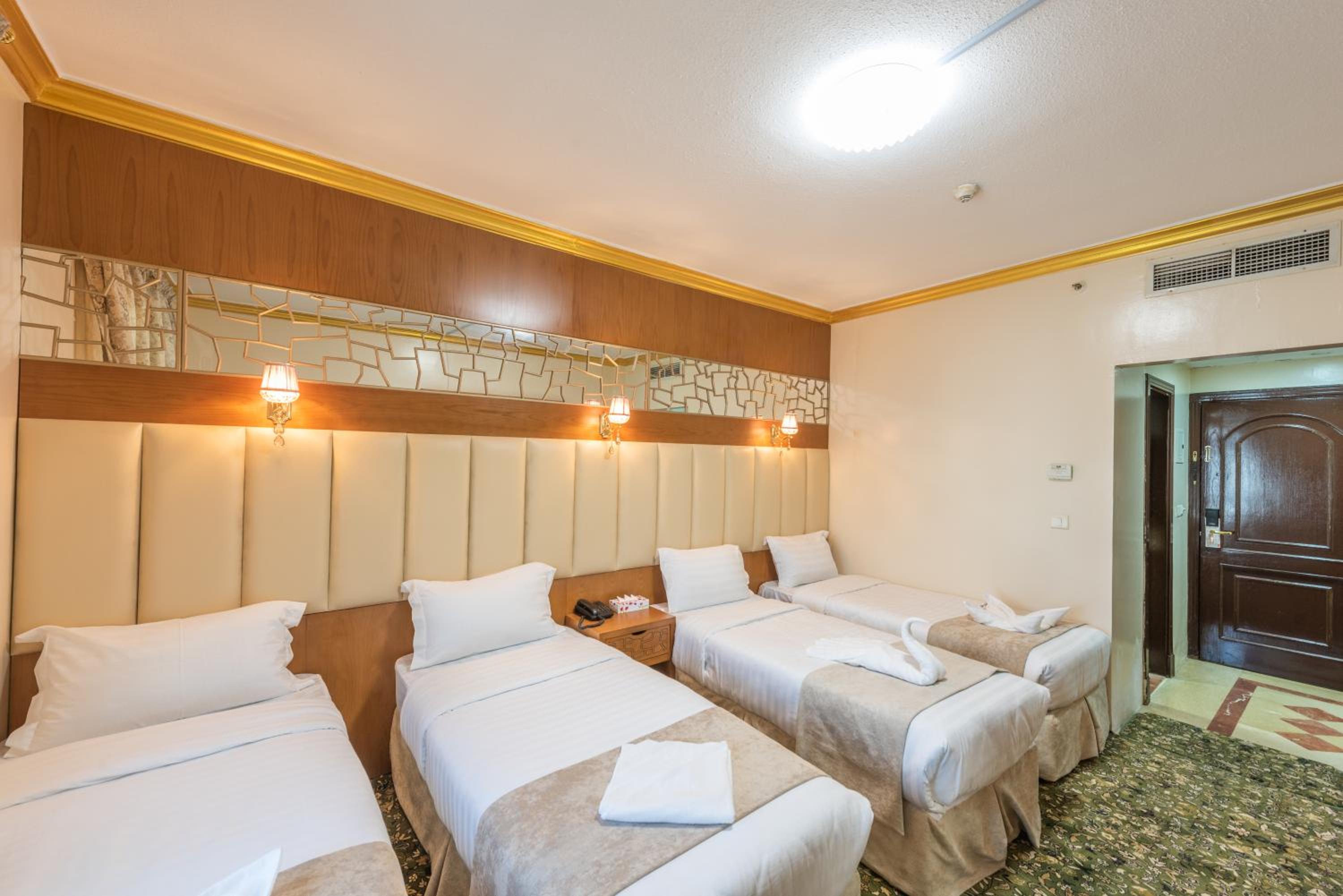 Standard Quadruple Room - Photo 5