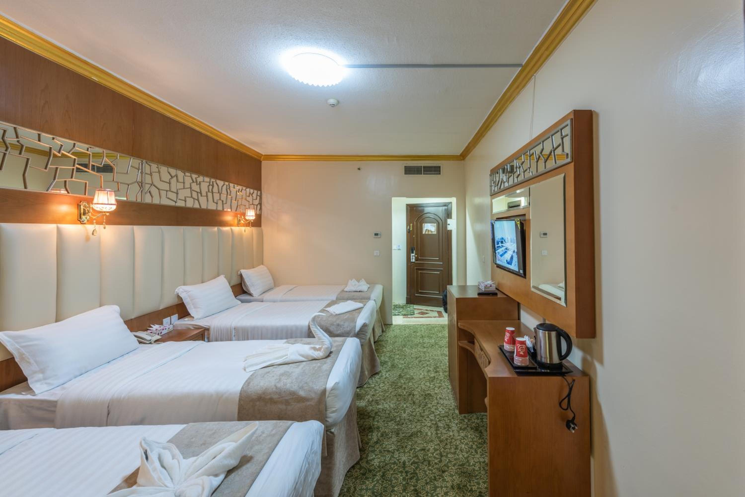 Standard Quadruple Room - Photo 2